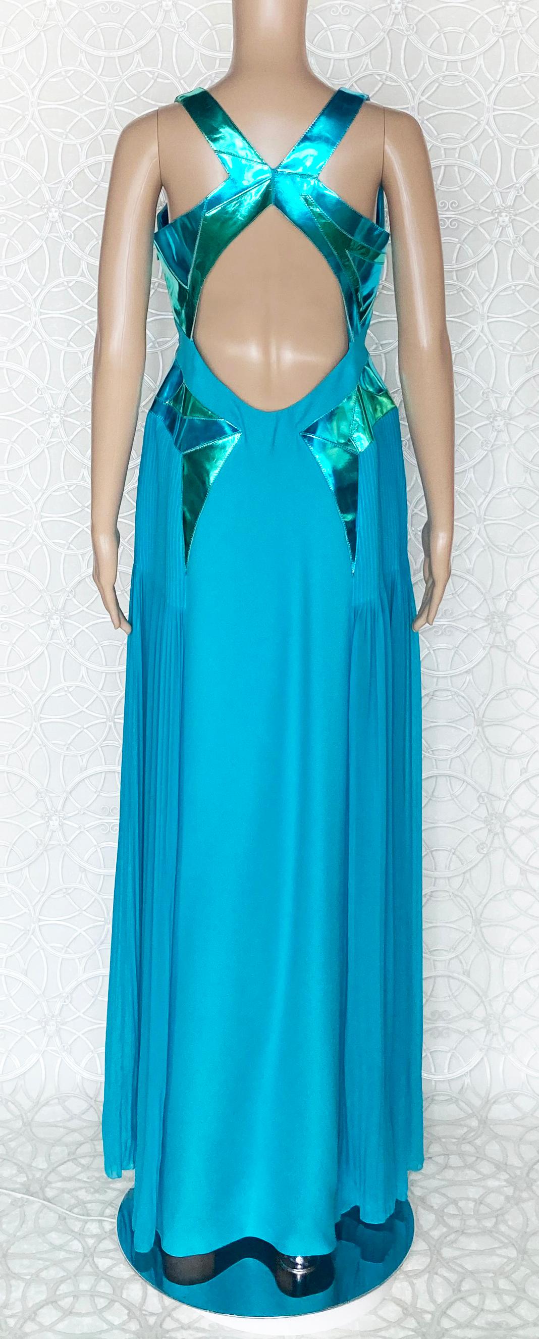 Blue F/W 2010 Look # 38 VERSACE EMBELLISHED GOWN DRESS in BLUE 44 - 8 For Sale
