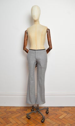 Gucci Herbst/Winter 2011 von Frida Giannini – Graue, weit geschnittene Bürohose aus Wolle mit niedriger Leibhöhe