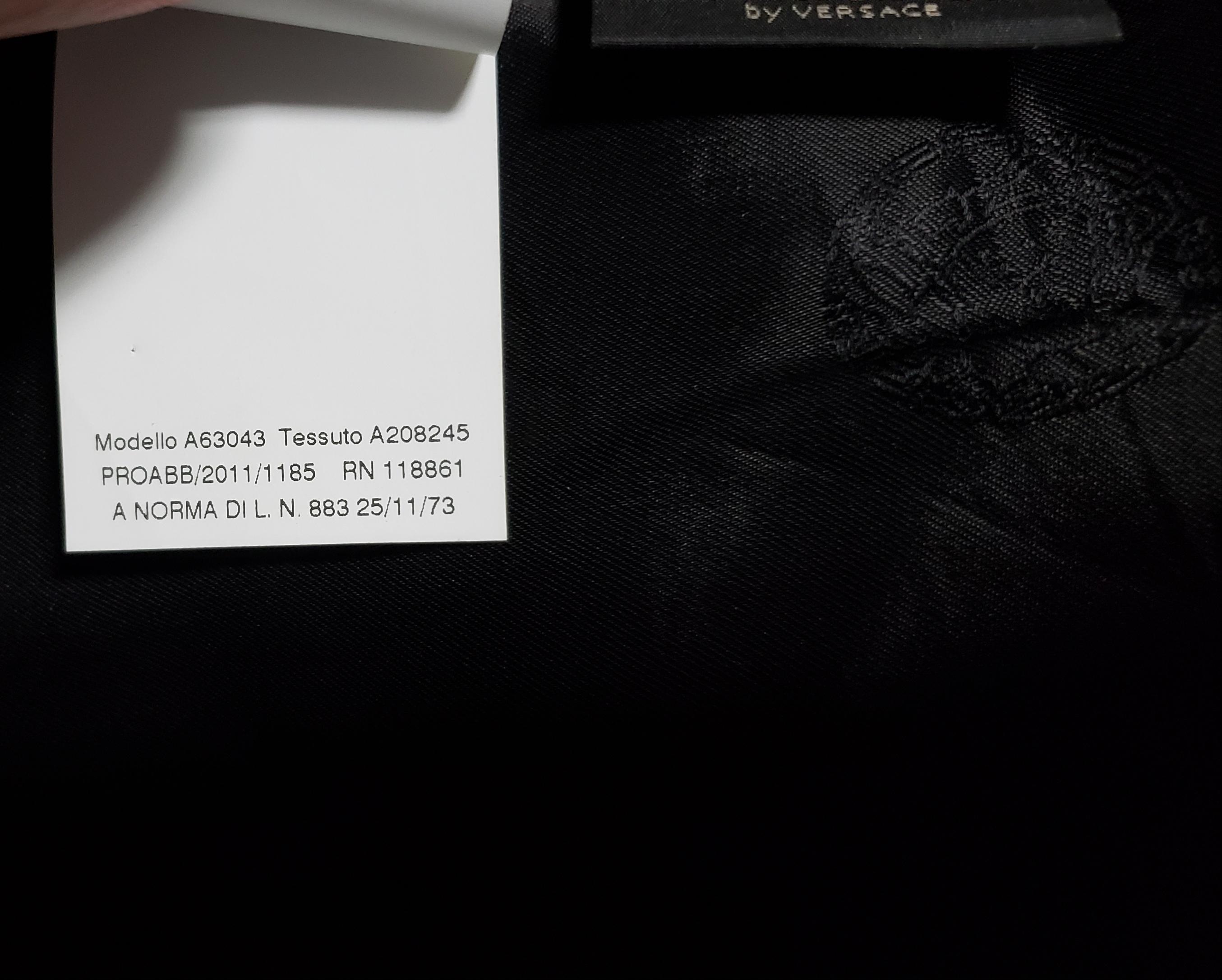 F/W 2011 look # 35 NEW VERSACE BLACK SNAKESKIN LEATHER DRESS 42 - 6 en vente 13