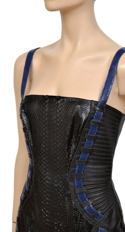 F/W 2011 look # 35 NEW VERSACE BLACK SNAKESKIN LEATHER DRESS 42 - 6 For Sale 4