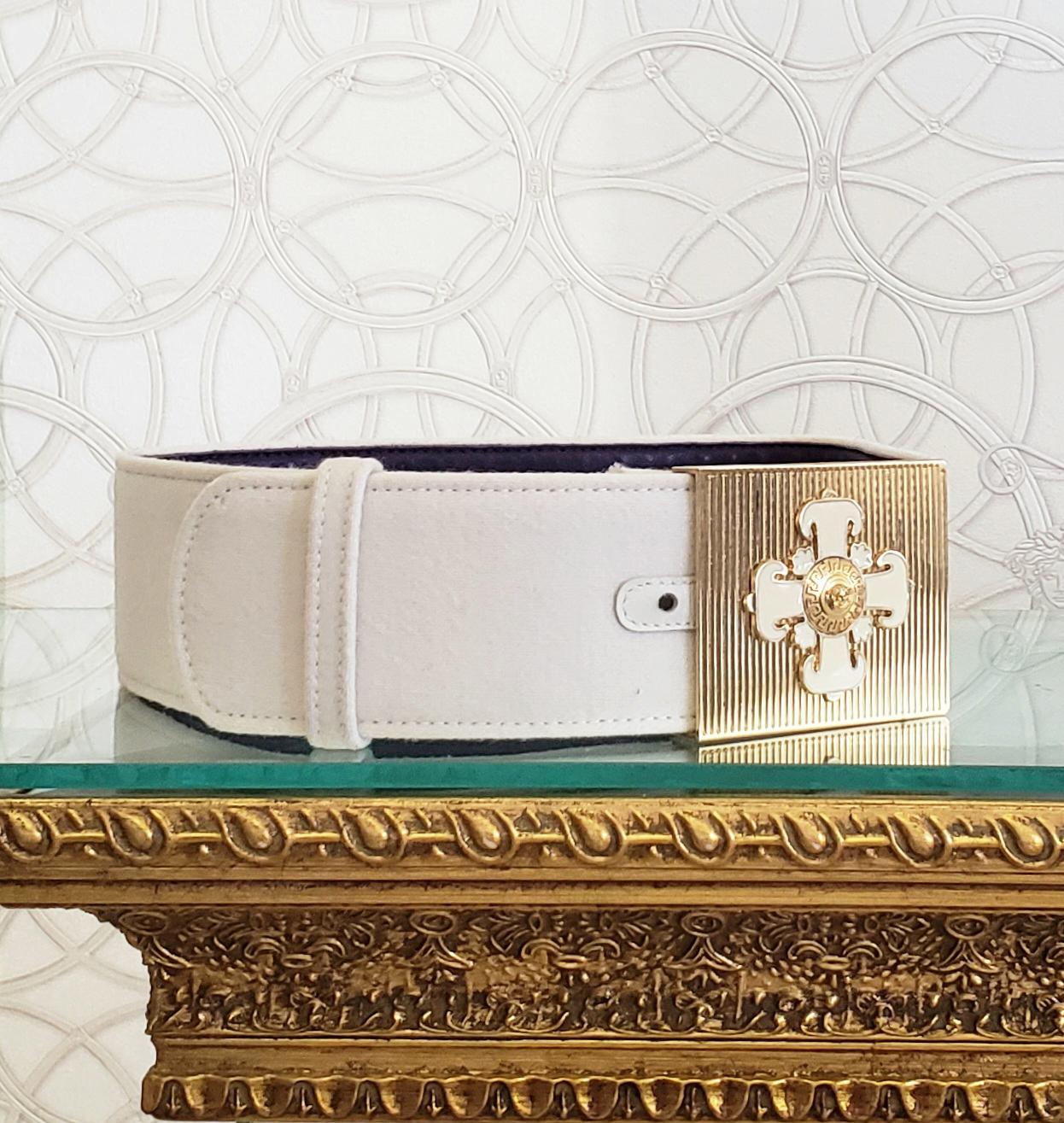 F/W 2011 Look #6 VERSACE WHITE WOOL BELT with GOLD TONE CROSS BUCKLE 70/28 In New Condition For Sale In Montgomery, TX