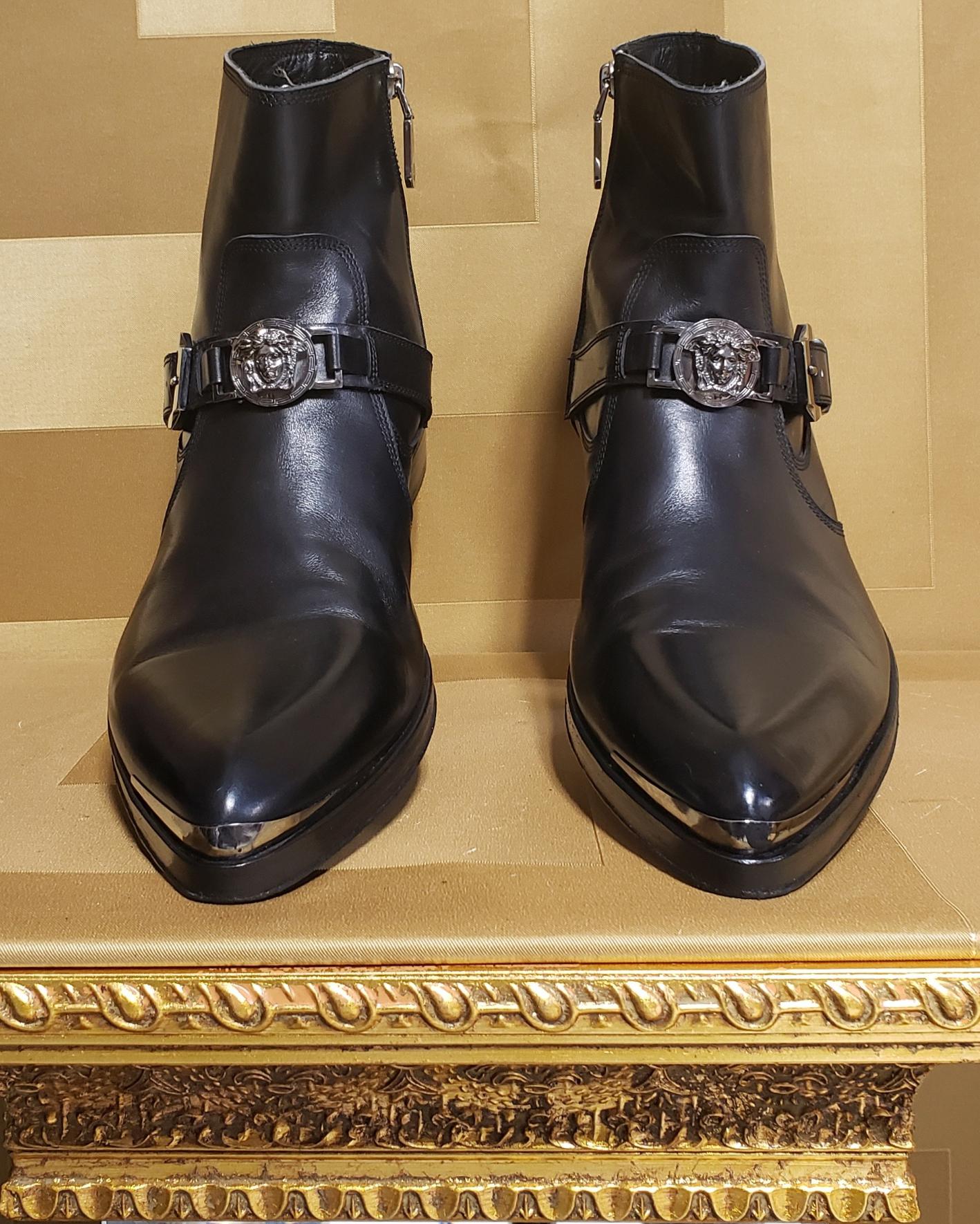 Black F/W 2011 look # 7 NEW VERSACE BLACK LEATHER BOOTS with SILVER MEDUSA 43.5 - 10.5 For Sale