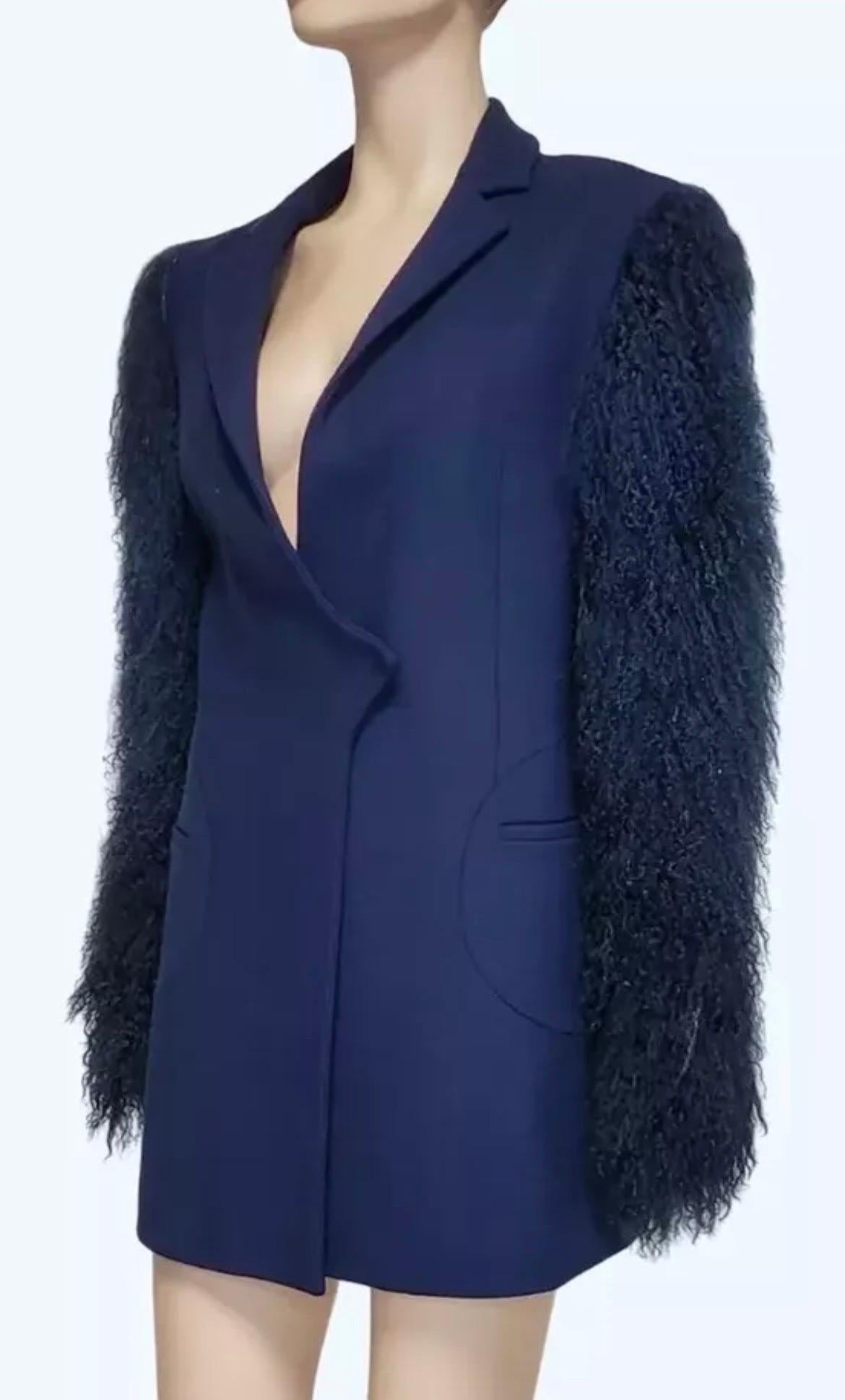 A/I 2012 Look # 13 Versace Giacca a cappotto blu scuro con maniche a lama In condizioni Nuovo in vendita a Montgomery, TX