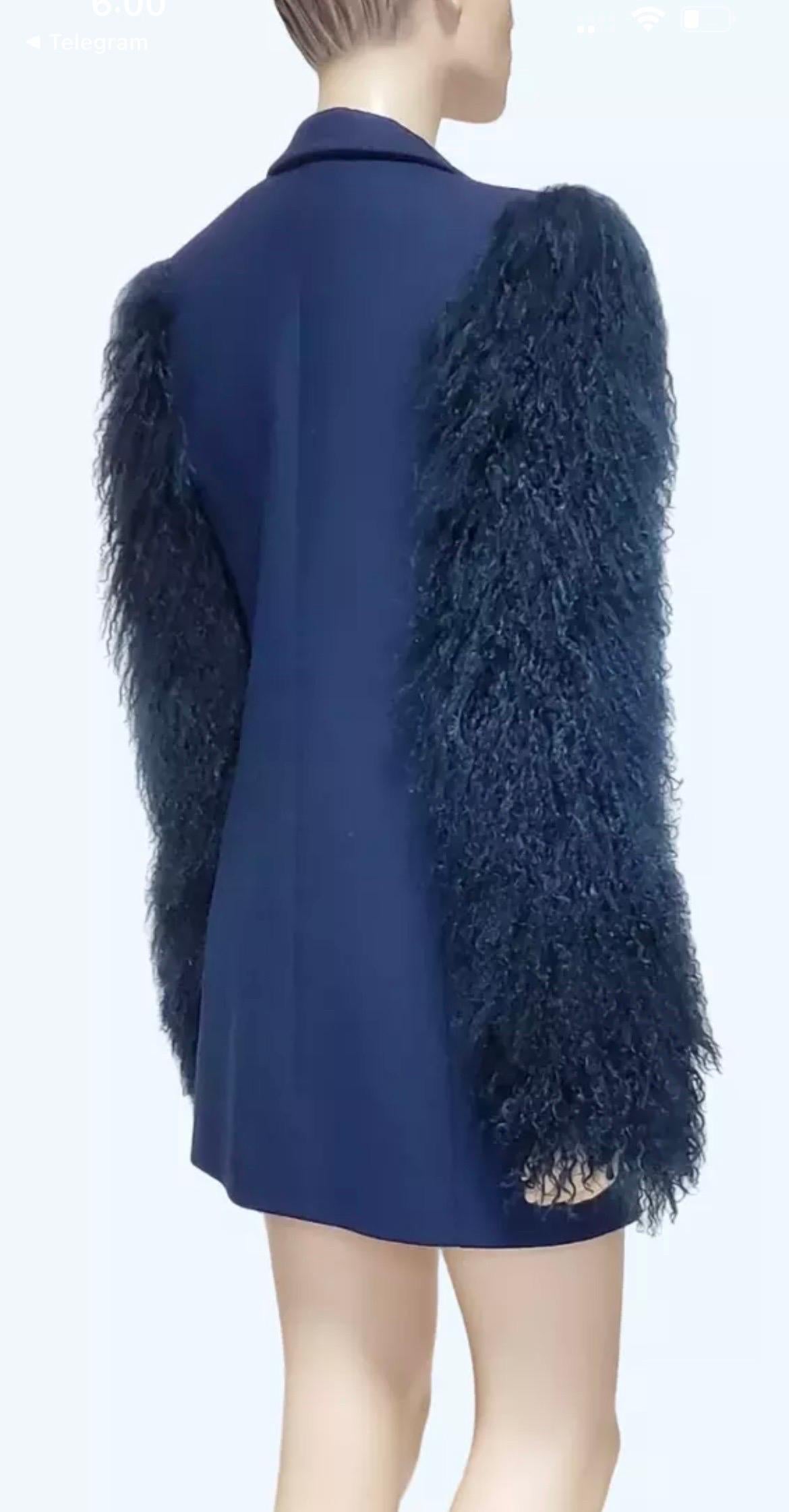 Donna A/I 2012 Look # 13 Versace Giacca a cappotto blu scuro con maniche a lama in vendita