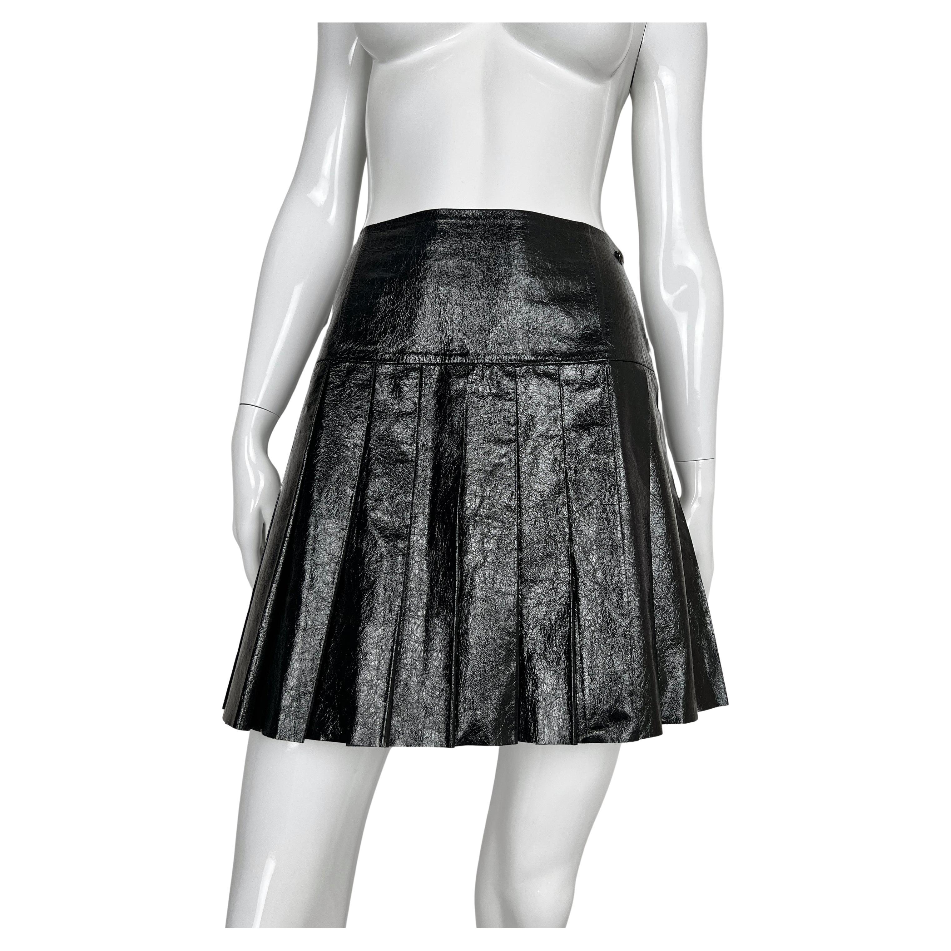 F/W 2013 Chanel jupe plissée en cuir d'agneau collection défilé.