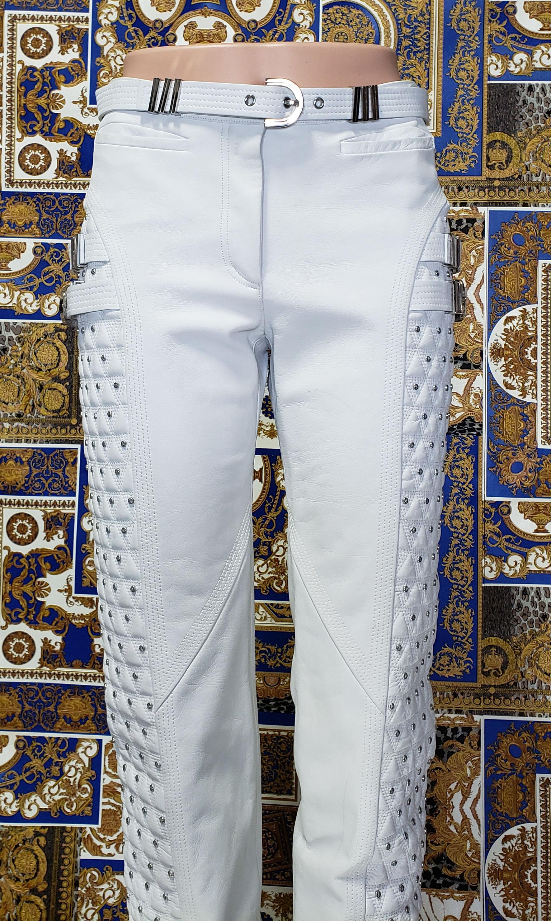 F/W 2013 L# 37 VERSACE WHITE STUDDED LEATHER MOTO PANTS size 38, 40, 42, 44 In New Condition For Sale In Montgomery, TX