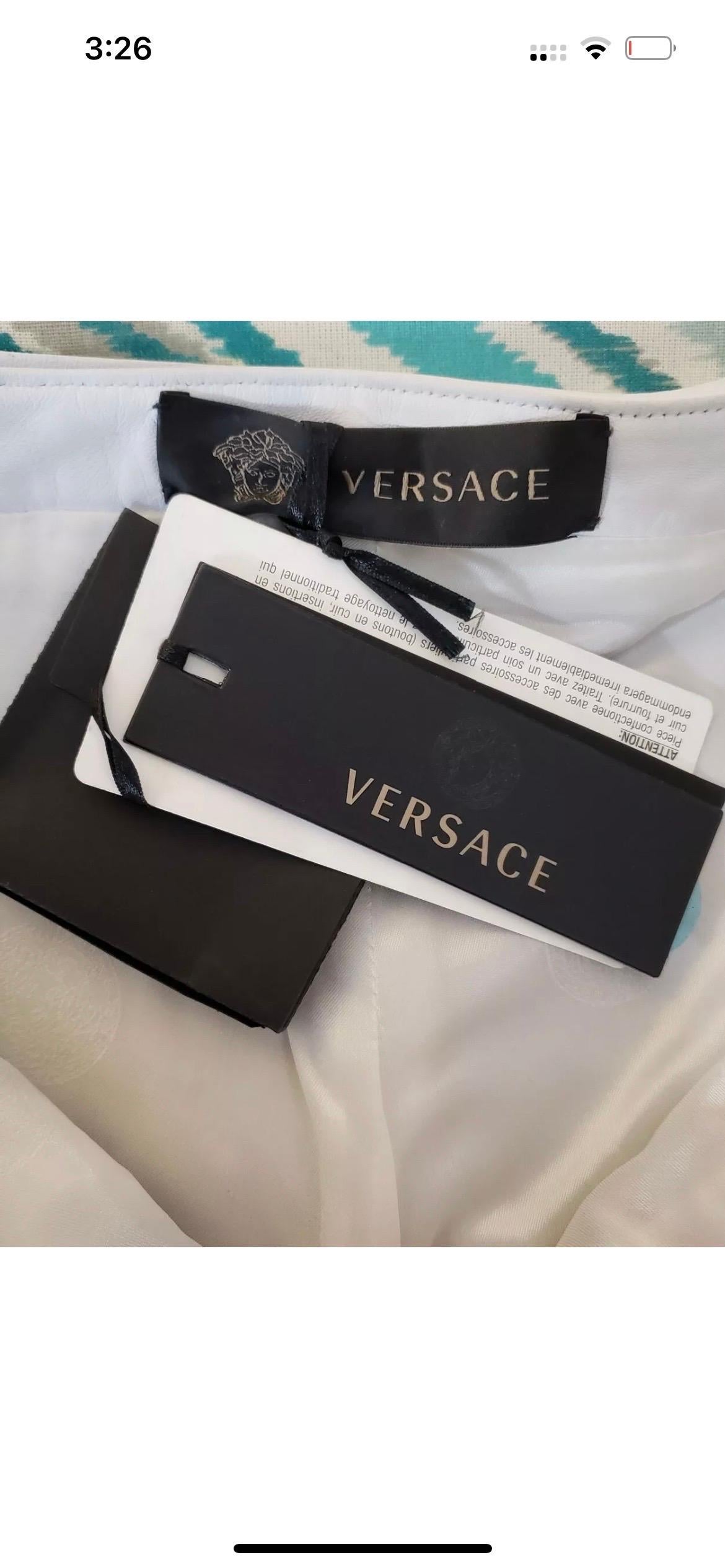 F/W 2013 Versace pantalones biker de cuero acolchado blanco con tachuelas 38 - 44 NWT en venta 2
