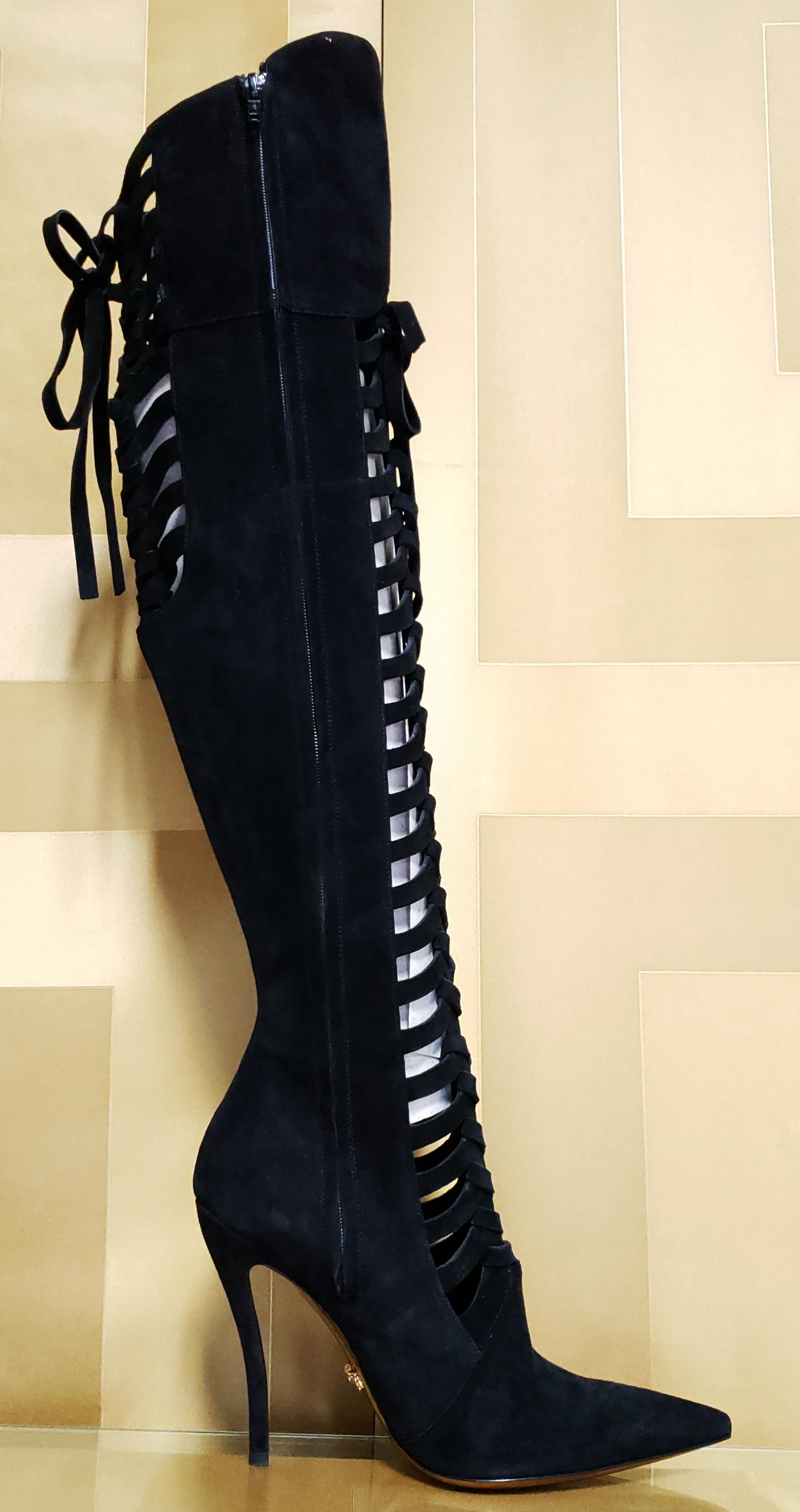 Versace - Bottes en daim noir sur le genou, look n° 27, A/H 2014, état neuf, 38 - 8 en vente 3