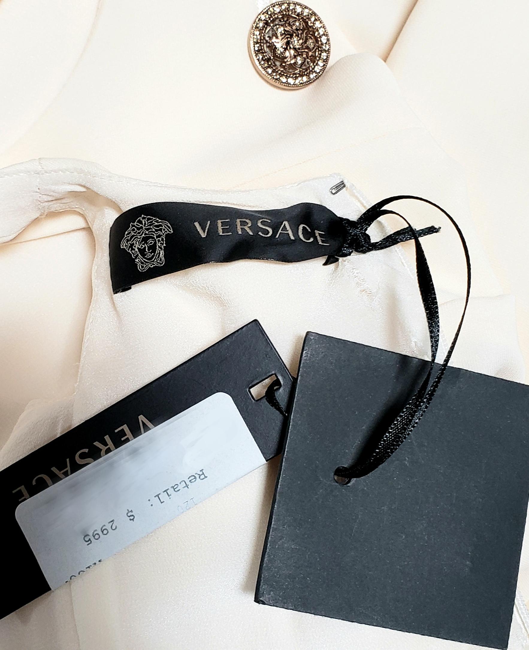 Robe Versace look n° 3 en soie d'inspiration militaire, blanc éclatant, collection automne-hiver 2014, neuve, 40/ en vente 6
