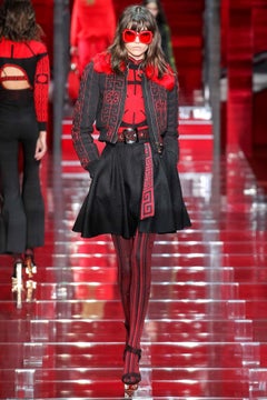 F/W 2015 VERSACE BLACK and RED PATENT LEATHER BELT w/GOLD BUCKLE 70/28