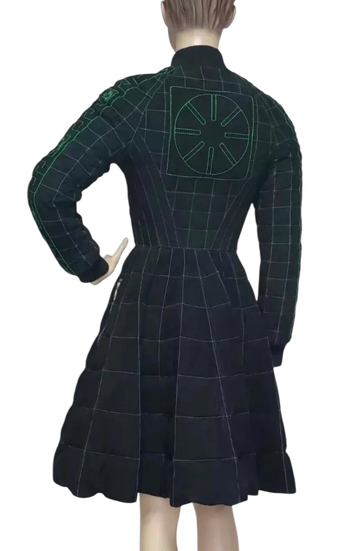 Look A/I 2015 #16 Nuovo piumino nero Versace in vendita 1