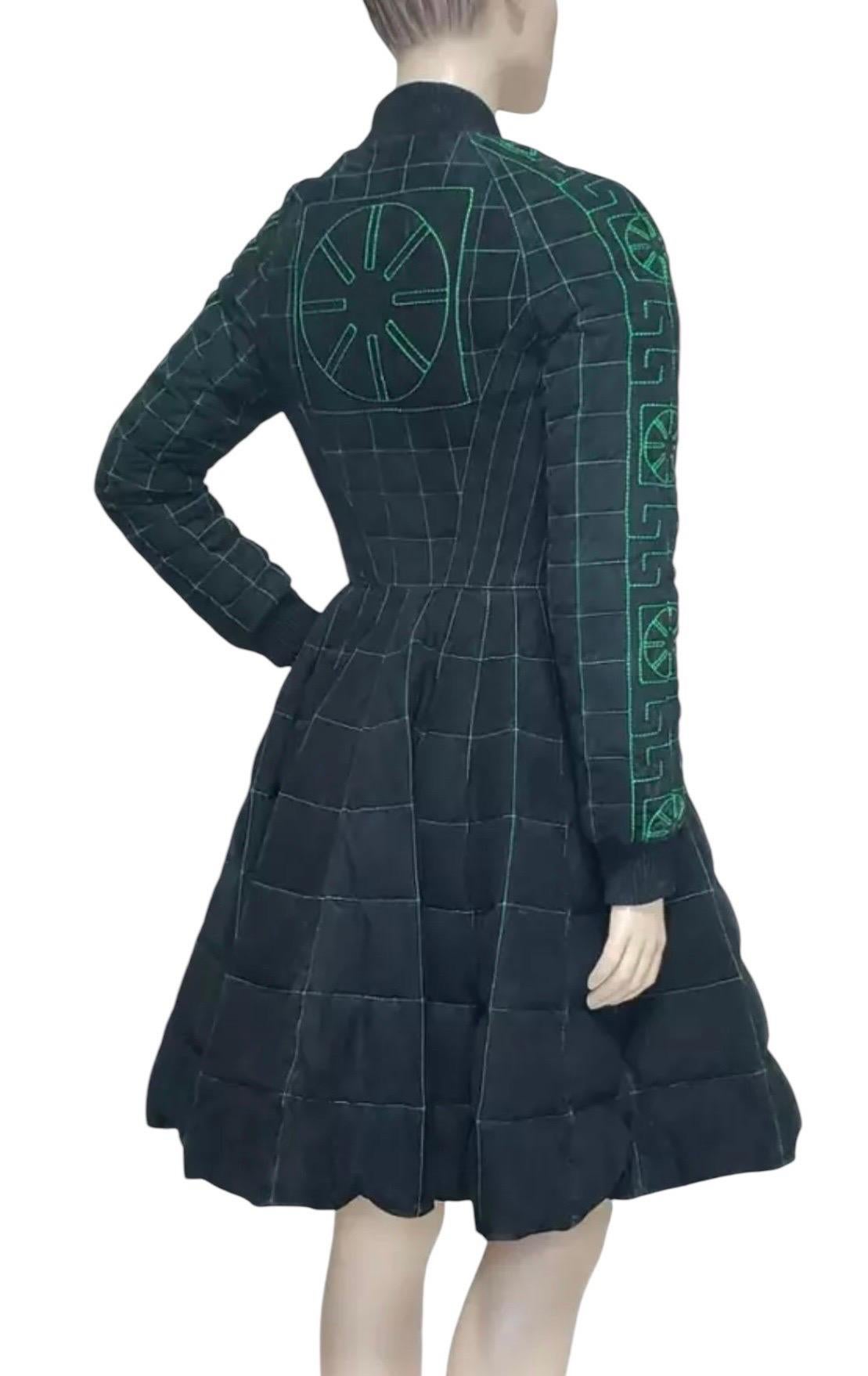 Look A/I 2015 #16 Nuovo piumino nero Versace in vendita 2