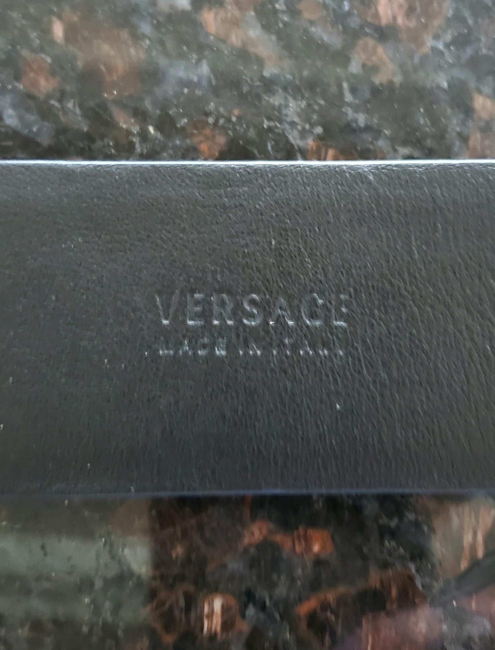 F/W 2015 Look #17 VERSACE BLACK and GREEN SUEDE BELT w/GOLD TONE BUCKLE 70/28 For Sale 3