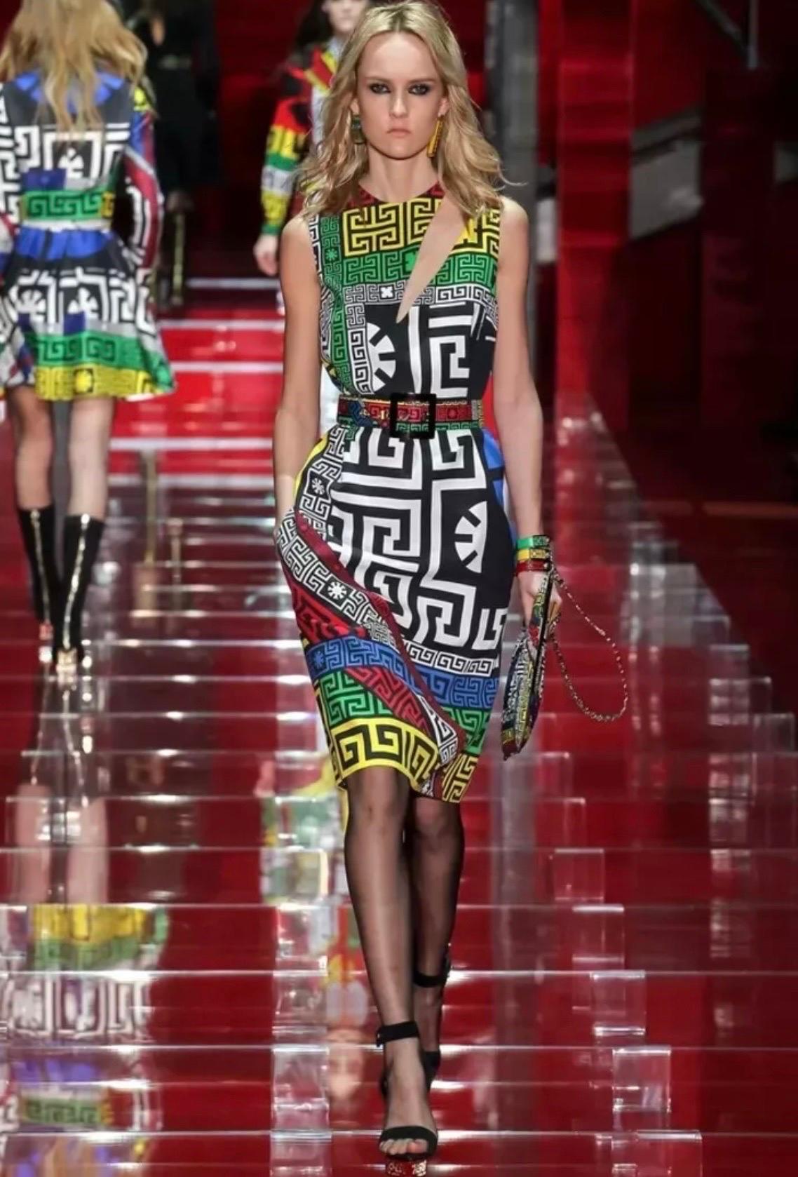 Black F/W 2015 Look #21 Versace #Greek Dress 40 - 4 For Sale