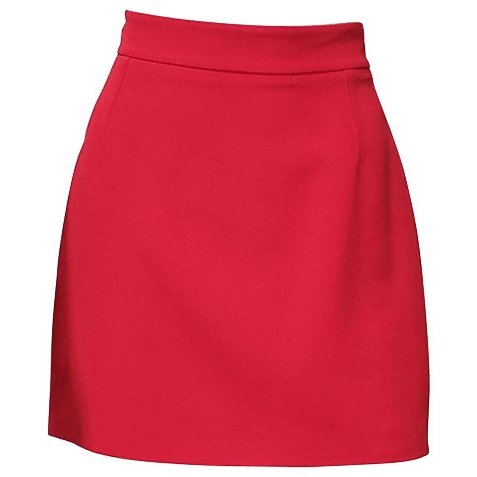 F/W 2015 Look # 24 NEW VERSACE RED SILK MINI SKIRT 38 - 2 For Sale