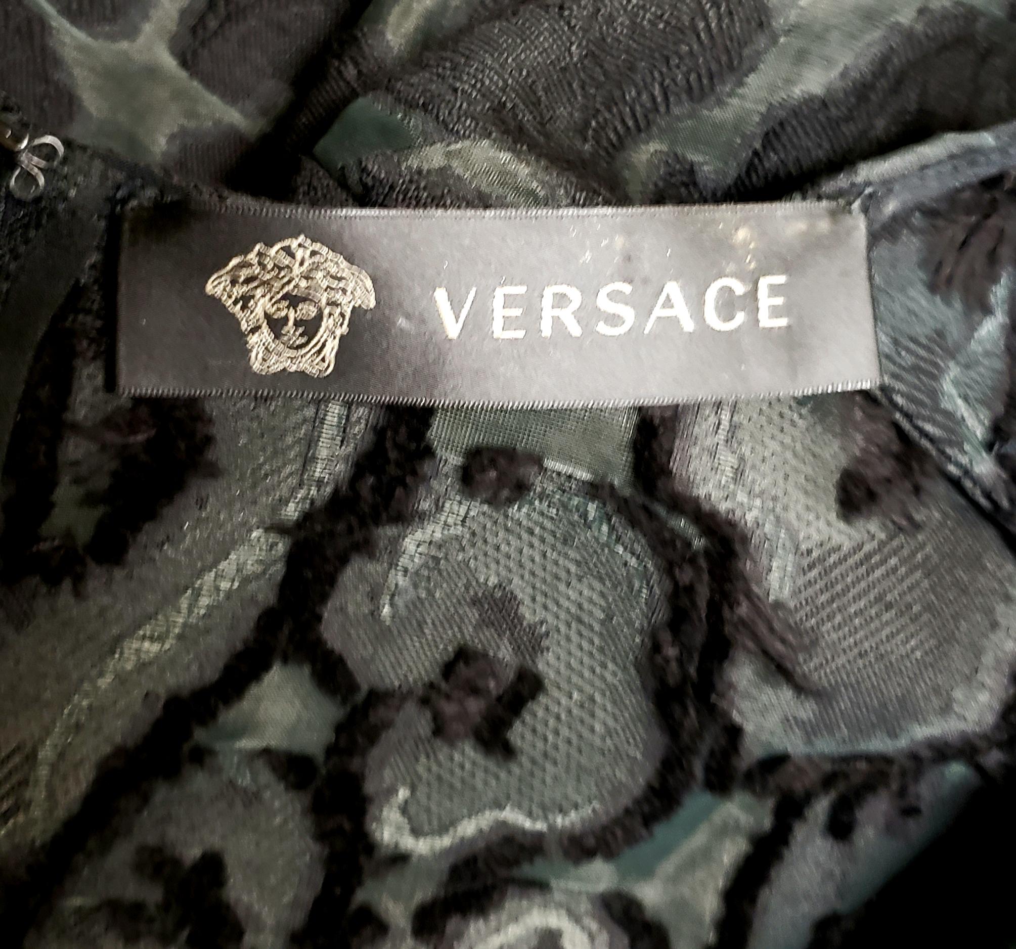 F/W 2016 Look #28 VERSACE BLACK MILITARY COLLECTION SHORT DRESS 38 - 4 For Sale 5