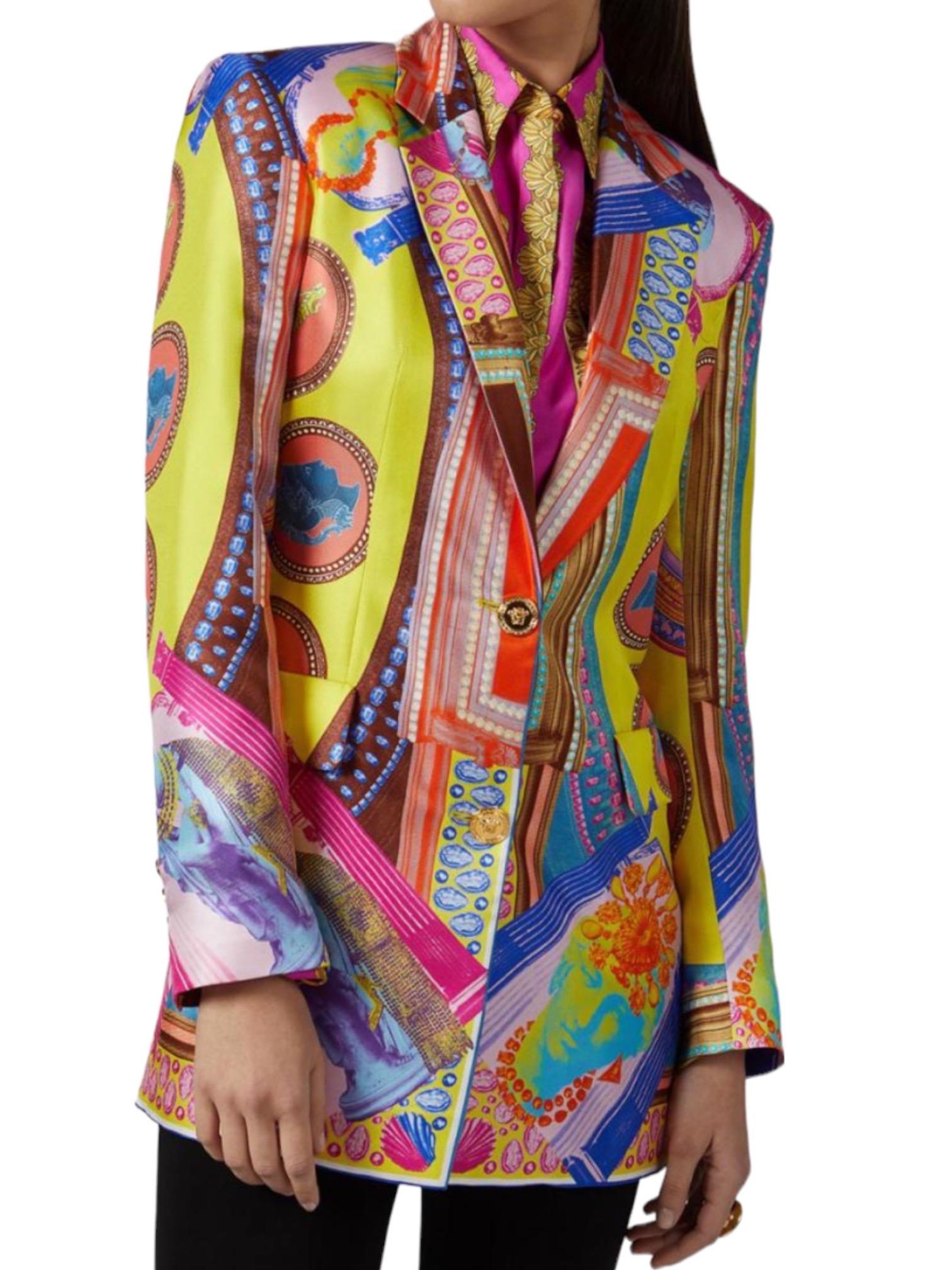 Beige F/W 2019 Versace Runway Vittoria Printed Silk Multicolor Blazer For Sale