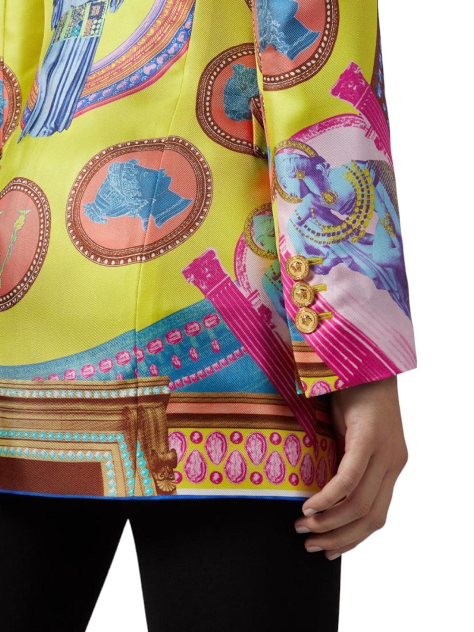 Women's F/W 2019 Versace Runway Vittoria Printed Silk Multicolor Blazer For Sale
