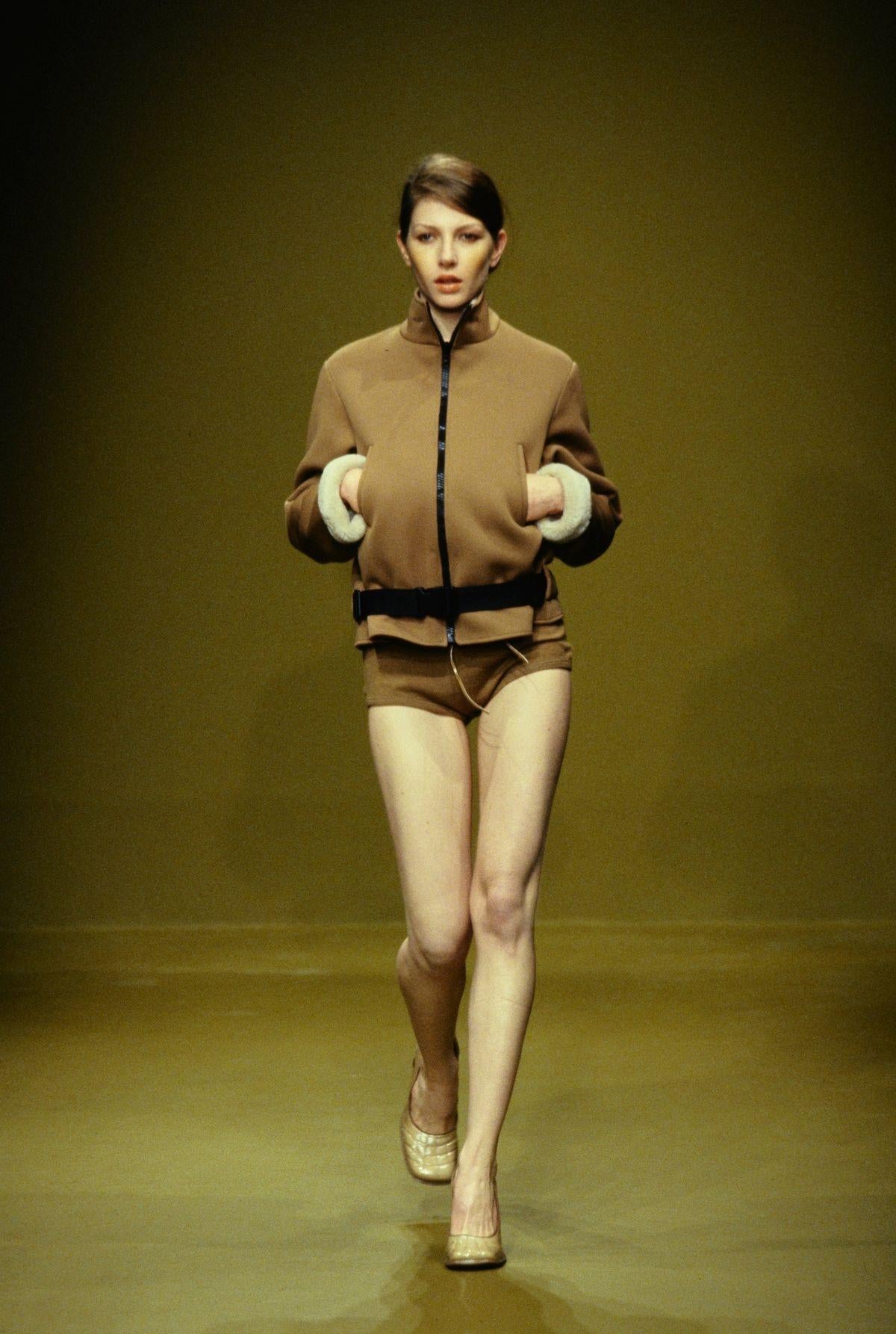 F/W 99 Miu Miu Runway Escarpins à semelle bulle or métallisé en vente 2