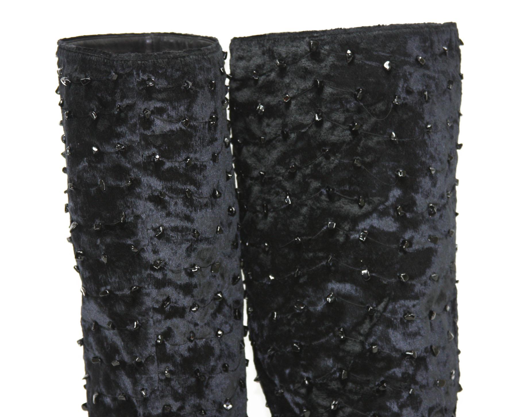 Women's F/W 99 Tom Ford for Gucci Black Onyx Embellished Velvet Knee Boots 37.5 7.5 For Sale