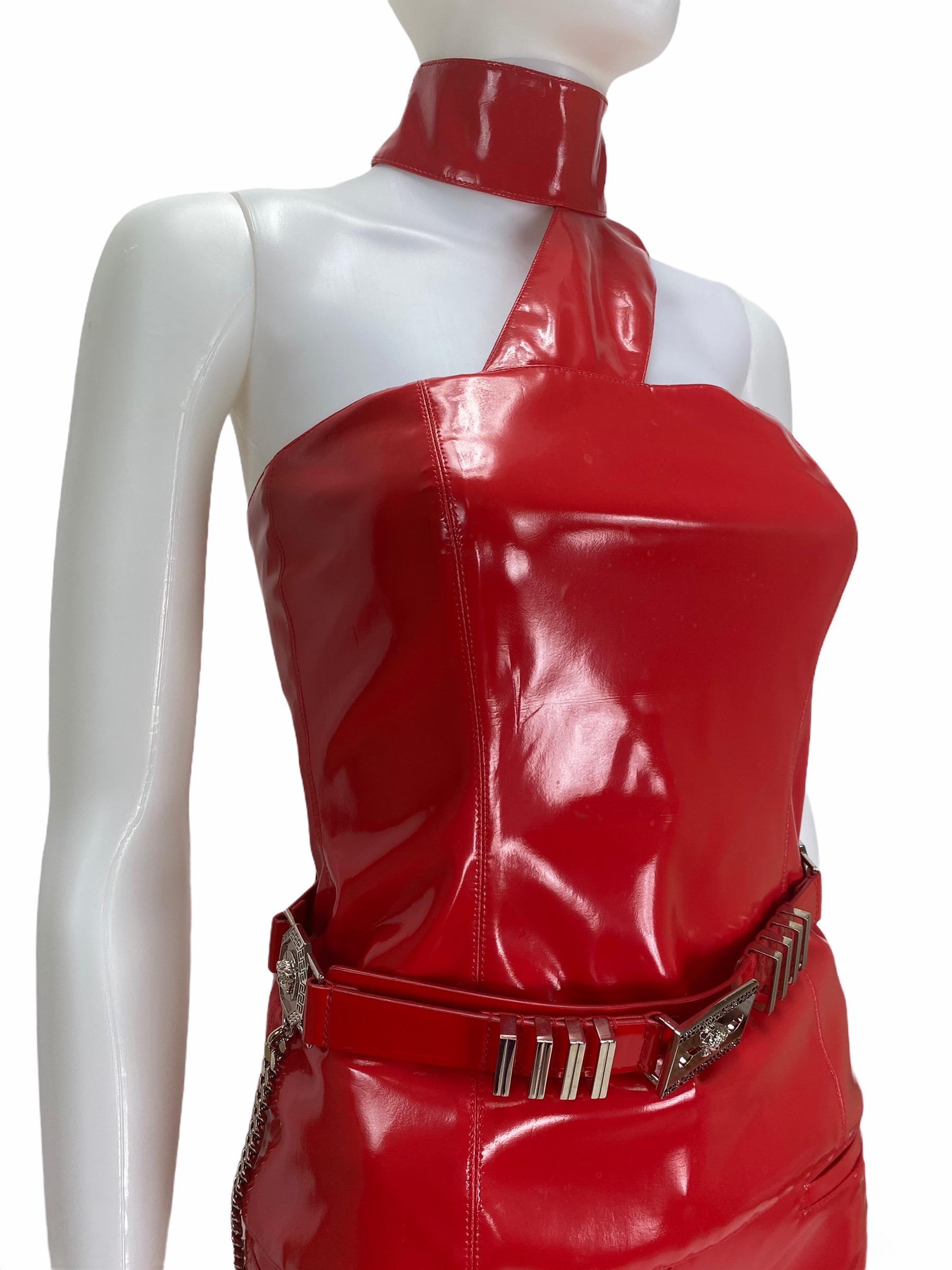 F/W13 Versace Red Japanese Vinyl Slim Pants with Top and Belt IT Size 38 For Sale 4