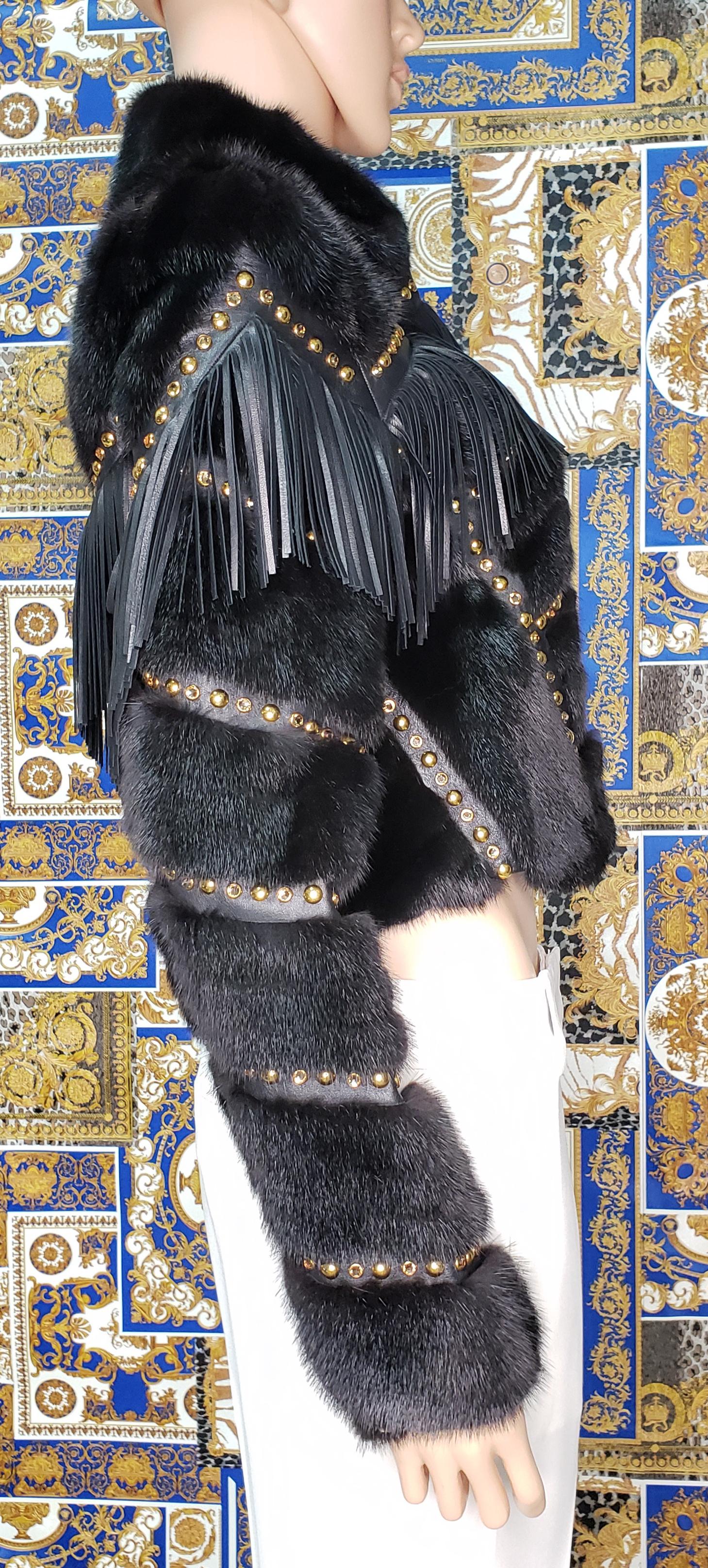 F/W14 Look #19 VERSACE FUR JACKET with STUDS, CRYSAL and LEATHER FRINGE 38 - 2 For Sale 5