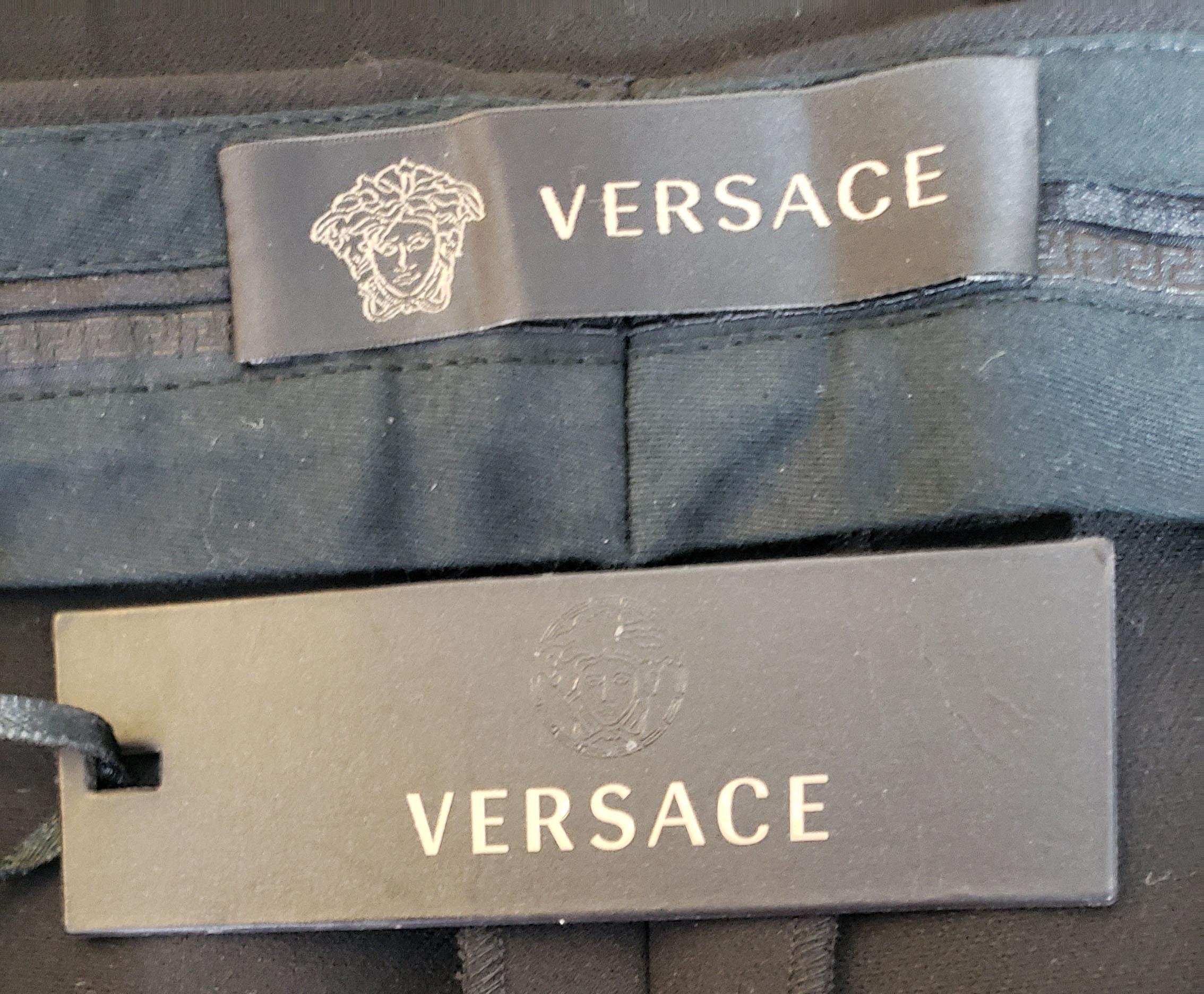 F/W15 Look #48 VERSACE BLACK CLASSIC WOOL PANTS size 38 - 4 For Sale 4