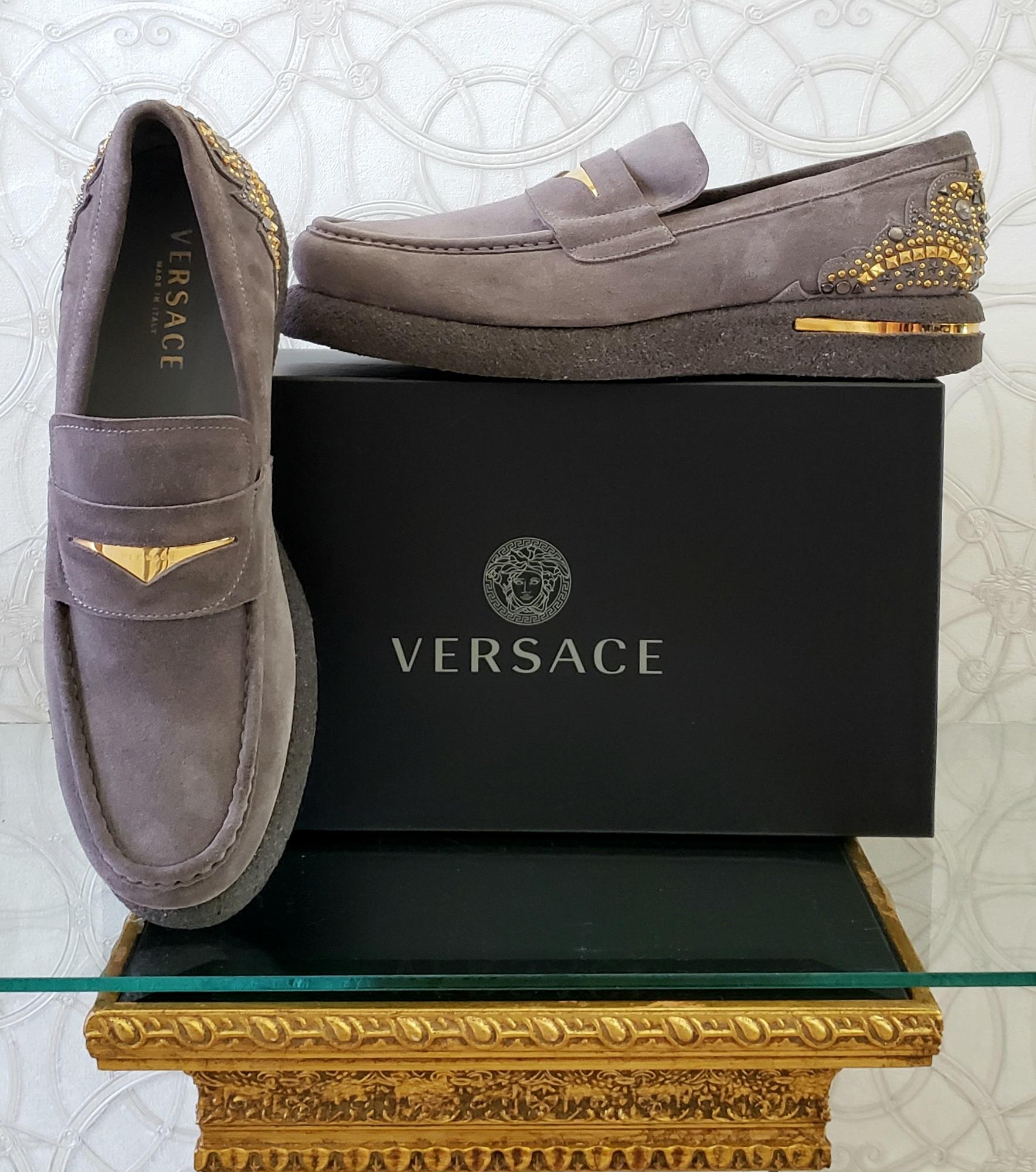 F/W2013 Look #22 NEW VERSACE GRAY SUEDE LEATHER LOAFERS SHOES with STUDS 44 - 11 For Sale 1