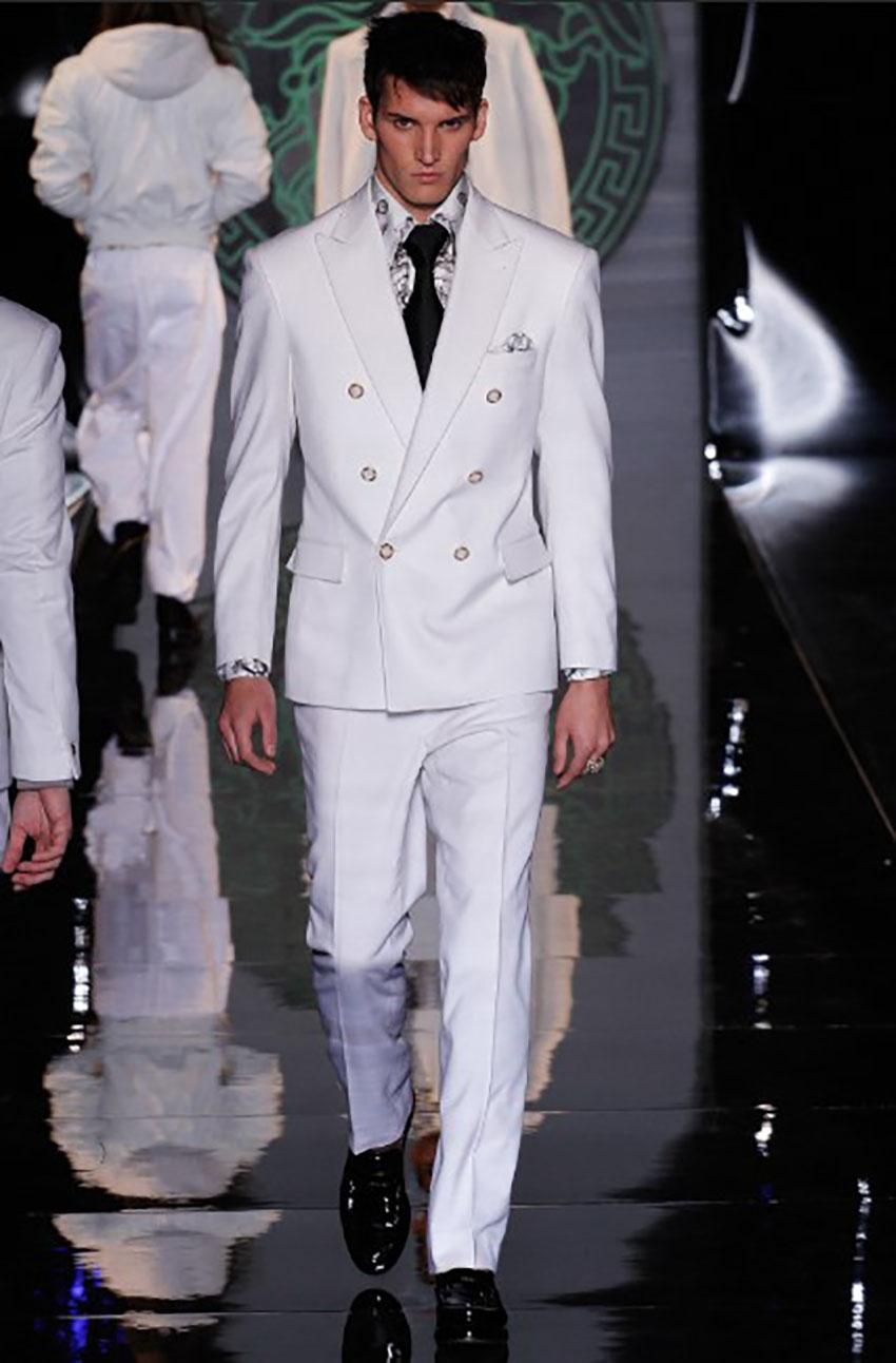  VERSACE 

Super soft and cozy Off White color men suit from 100% cashmere.
Actual runway sample Fall/Winter 2013 Look #51 (pants) and Look# 53 (jacket)

IT Size 50 -  US 40 (L)

Content: 100% cashmere
Lining: 63% viscose, 37%
