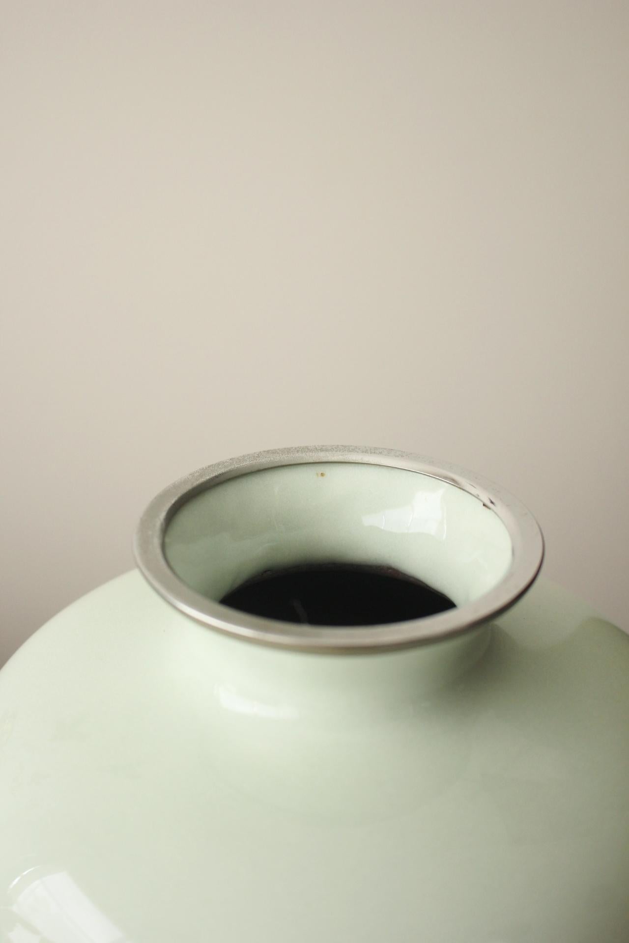 F3 Antiquités japonaises Art Shippo (Cloisonne) Vase à carpe en vente 4