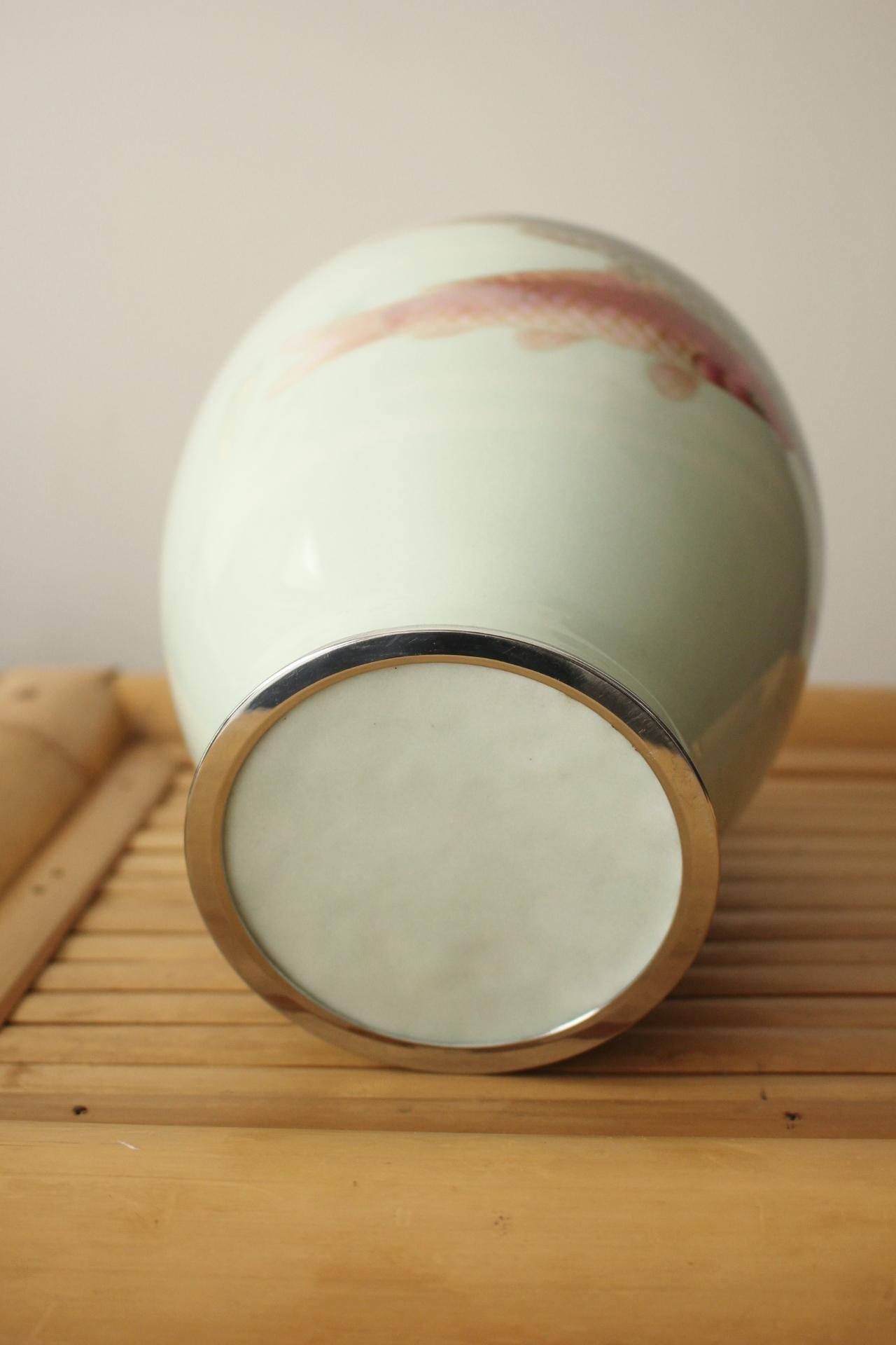 F3 Antiquités japonaises Art Shippo (Cloisonne) Vase à carpe en vente 5