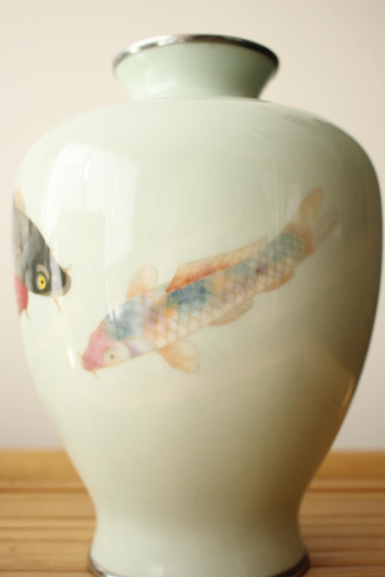 Verre F3 Antiquités japonaises Art Shippo (Cloisonne) Vase à carpe en vente