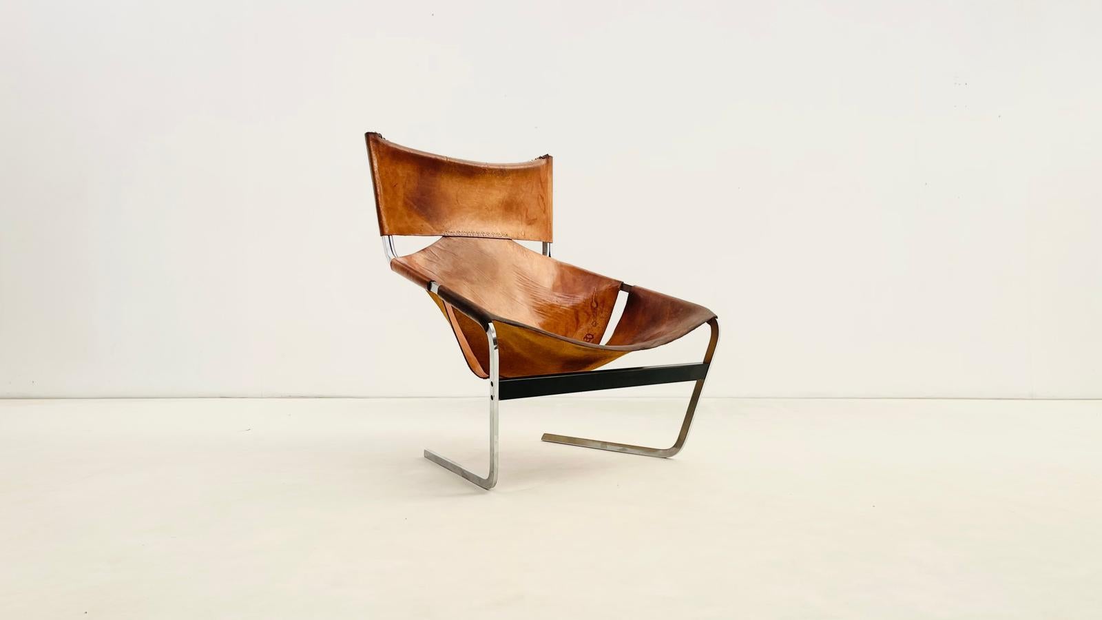 Iconic F444 Lounge Chair by Pierre Paulin
A true design classic.

The F444 lounge chair is a standout piece in the legacy of renowned French designer Pierre Paulin, a visionary born in Paris in the early 20th century. Paulin's early collaborations