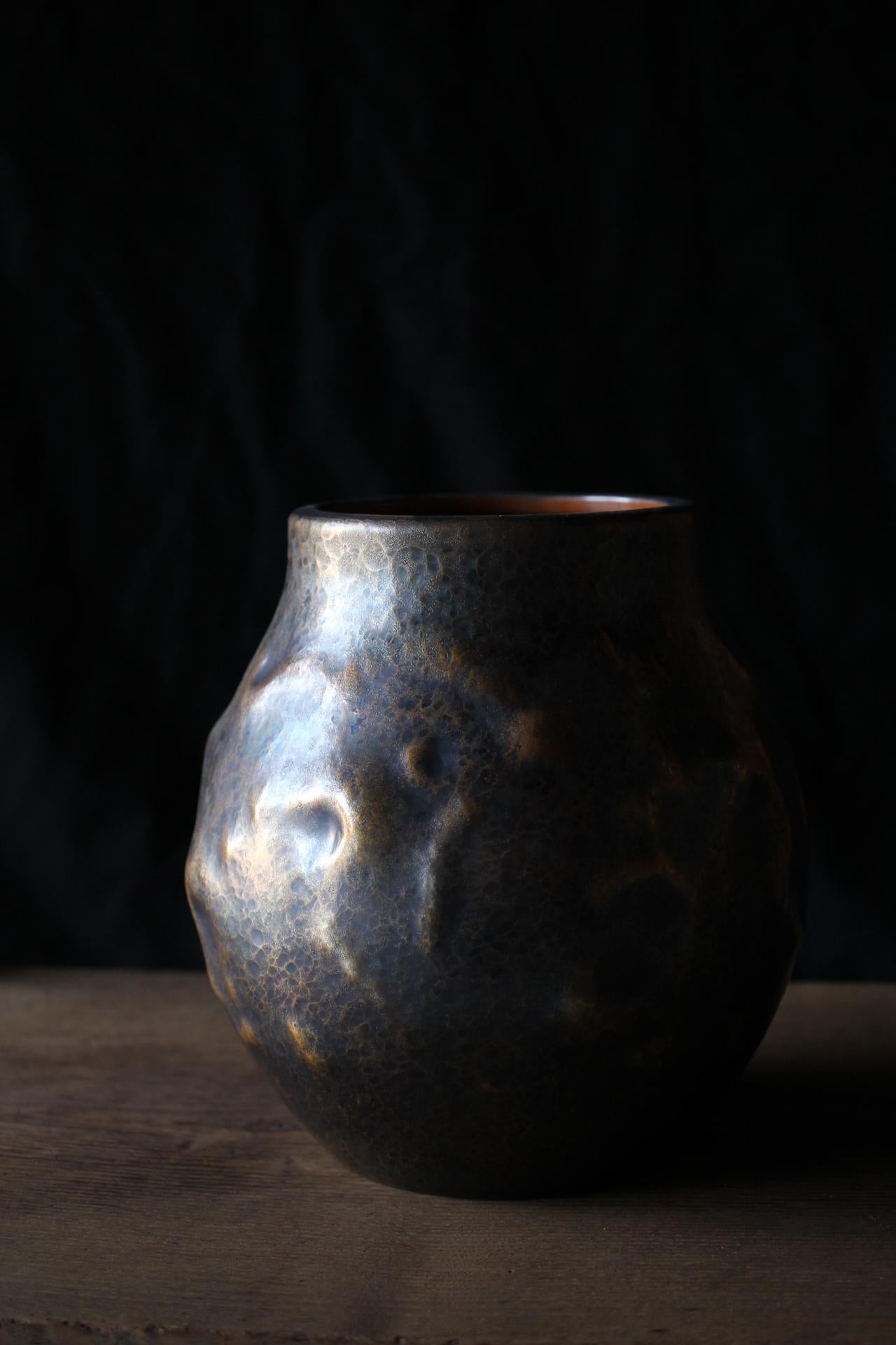F5 Vieilles antiquités japonaises Gyokusen-do 玉川堂 Vase en cuivre martelé en vente 1