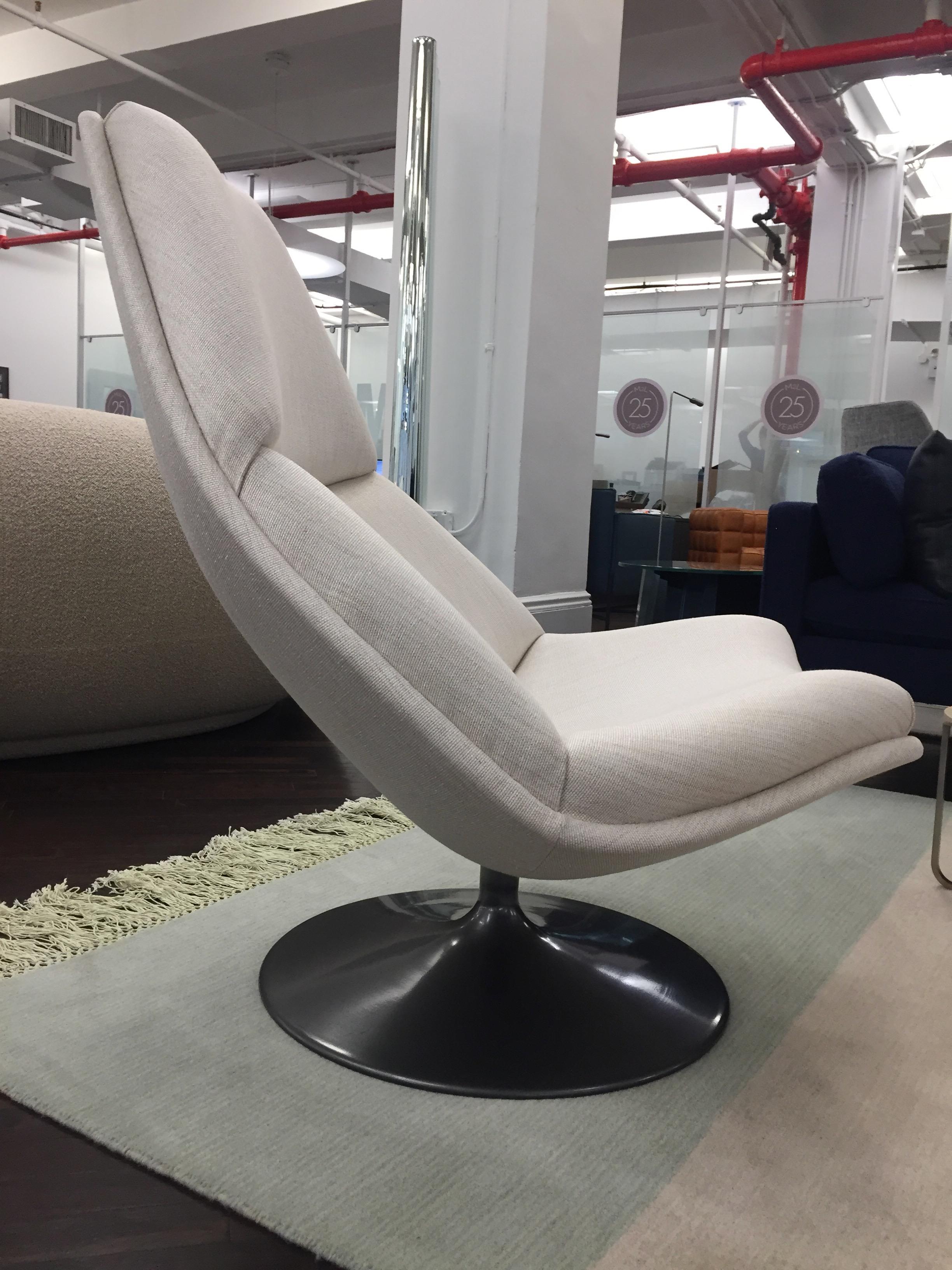 Artifort F510 Fabric Swivel Lounge Chair (Niederländisch)