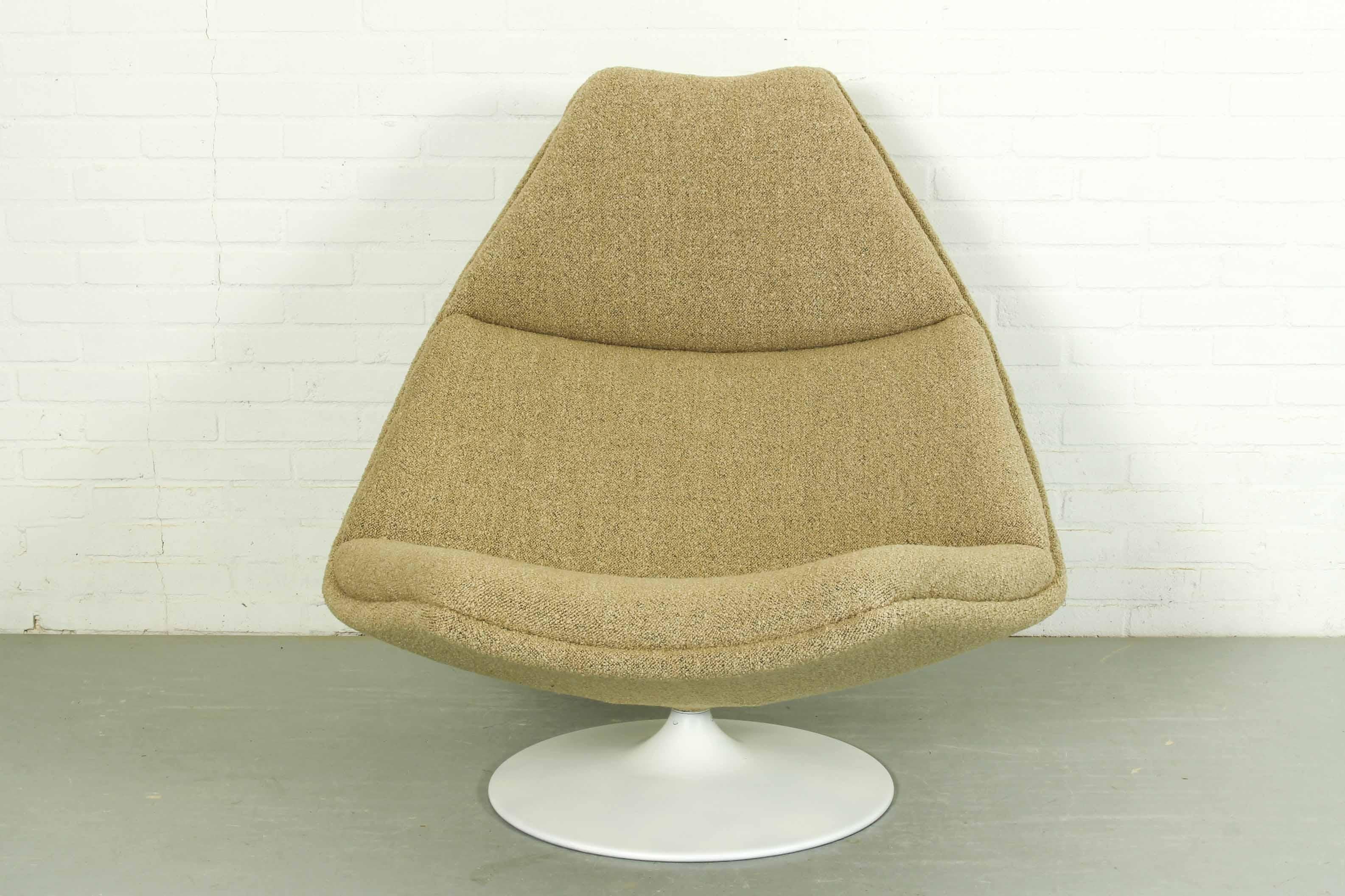 Mid-Century Modern F511 by Geoffrey Harcourt for Artifort in Boucle Fabric