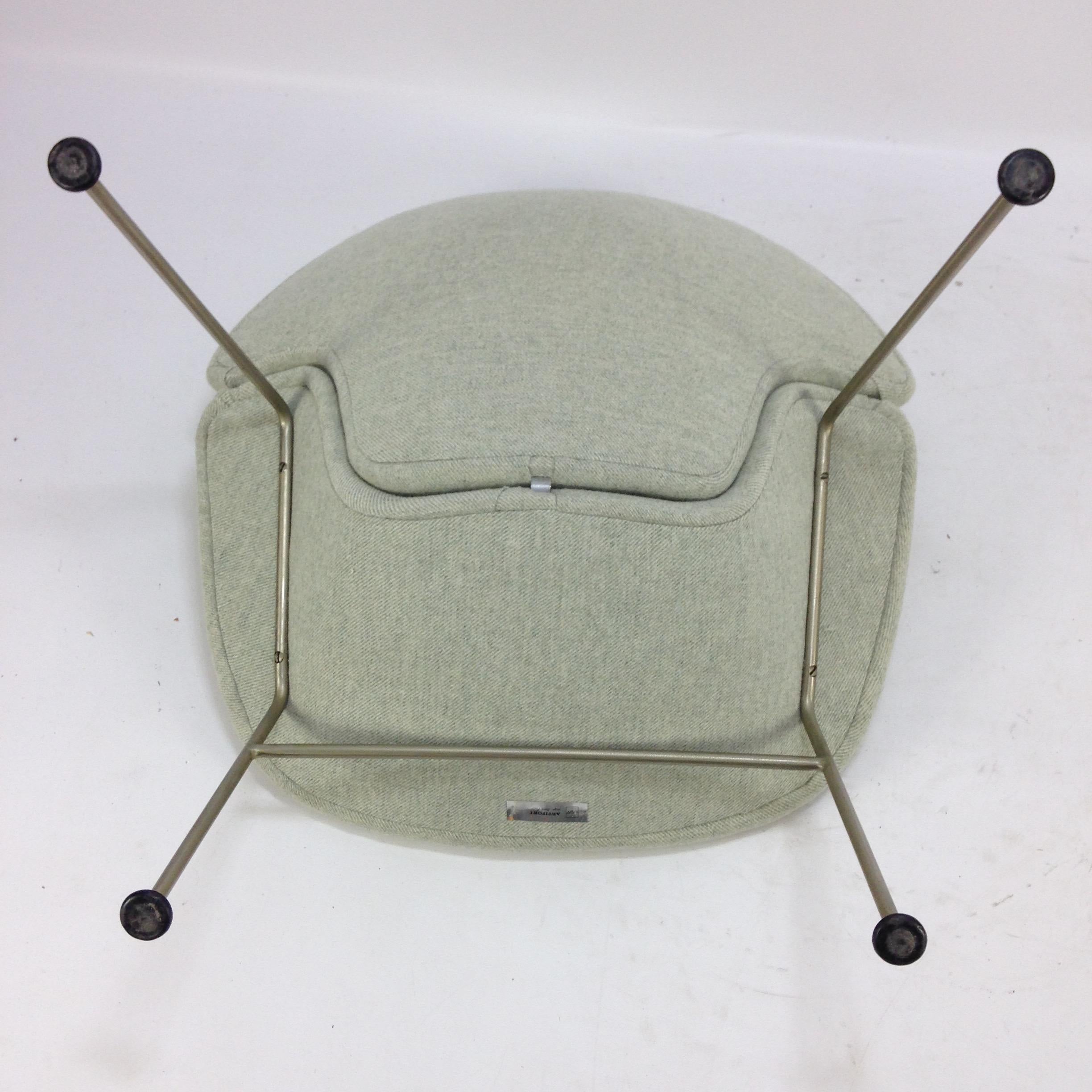 F555 Chair by Pierre Paulin for Artifort, 1960s For Sale 2