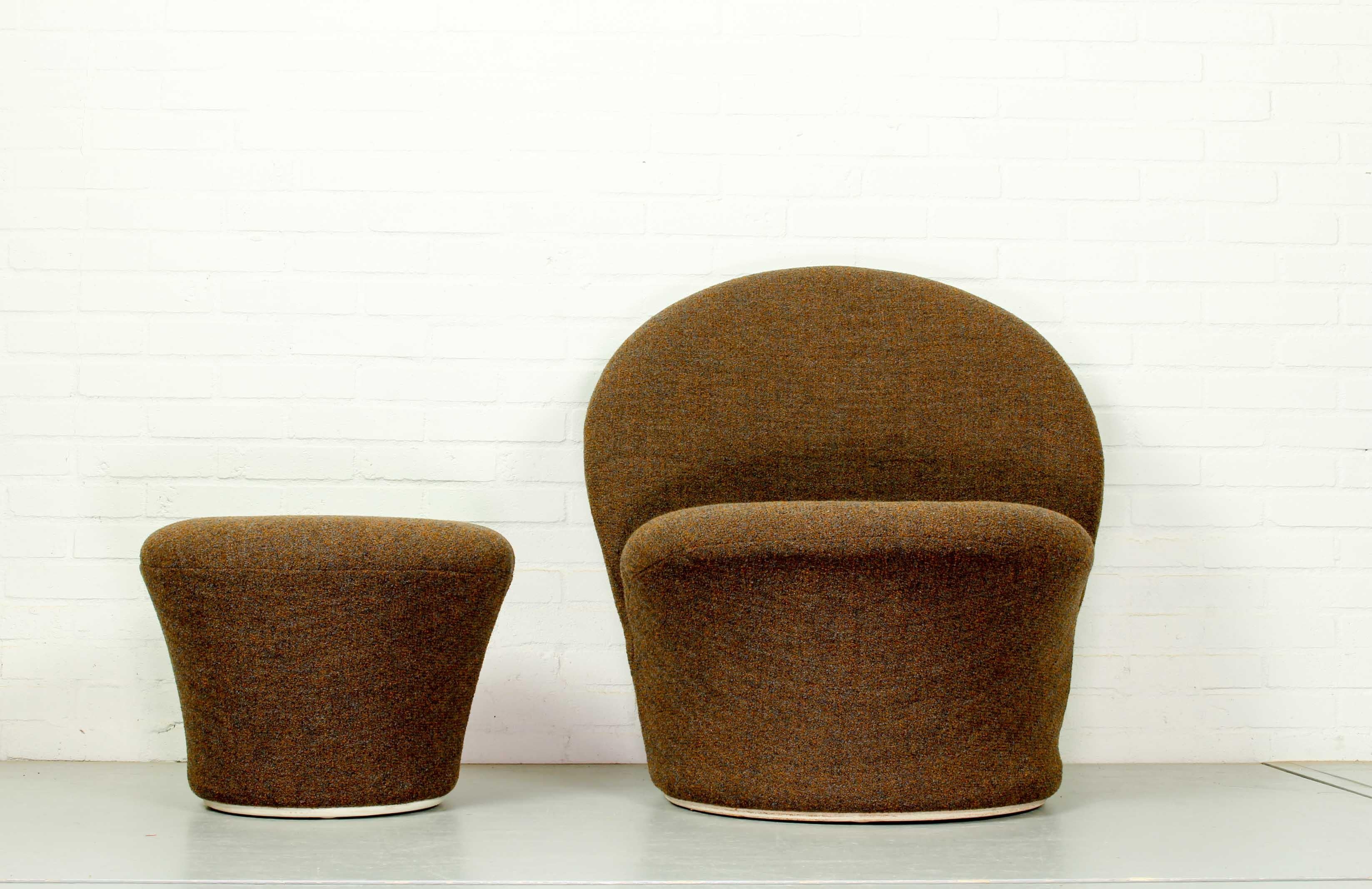Mid-Century Modern F572 Lounge Chair and mushroom ottoman by Pierre Paulin for Artifort, 1967