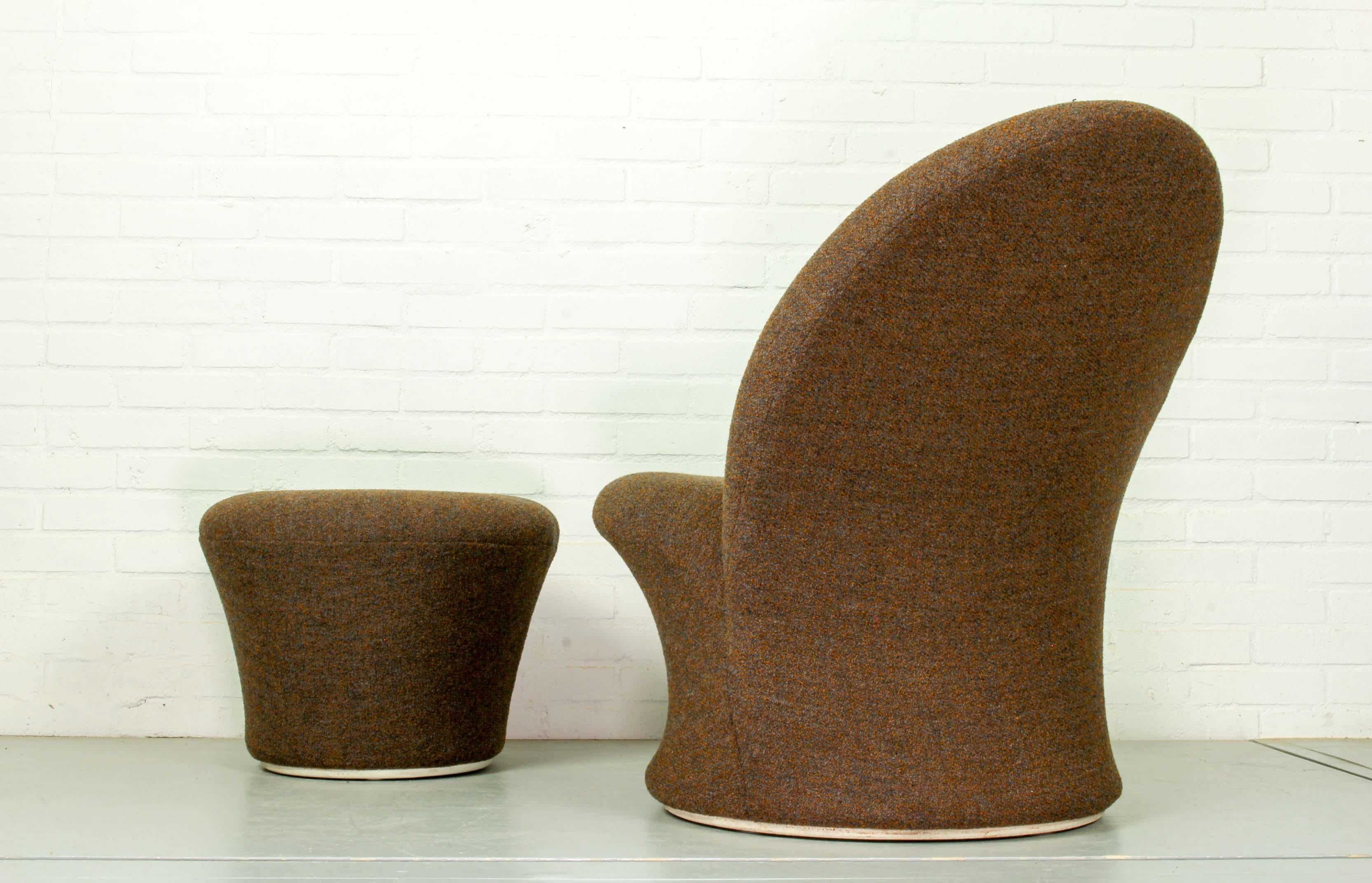 20th Century F572 Lounge Chair and mushroom ottoman by Pierre Paulin for Artifort, 1967