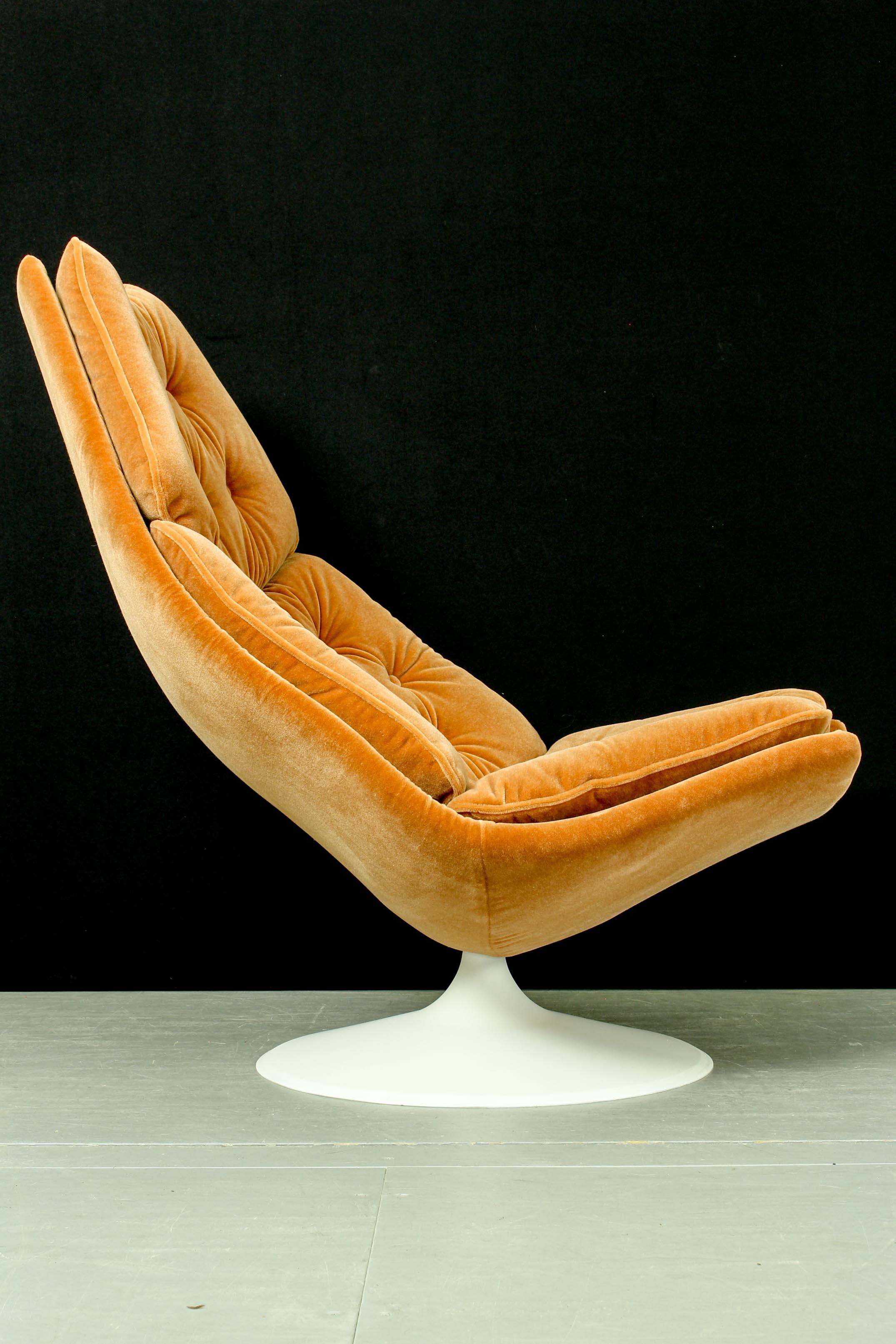 Mid-Century Modern F588 Lounge Chair Designed by Geoffrey Harcourt for Artifort