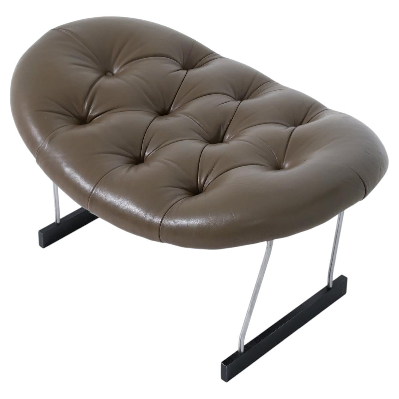 F592 Leather Ottoman by Geoffrey Harcourt for Artifort For Sale
