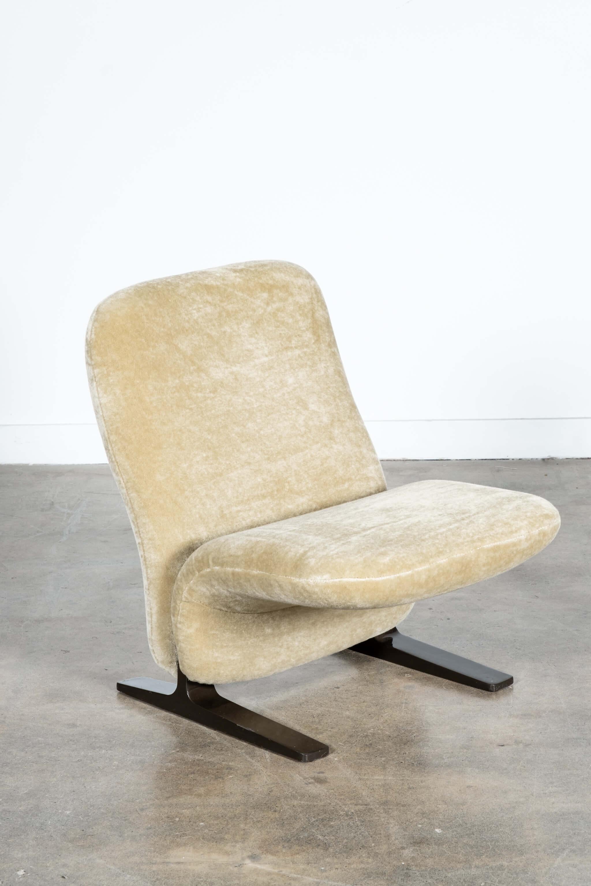 Dutch F780 'Concorde' Lounge Chair by Pierre Paulin for Artifort For Sale