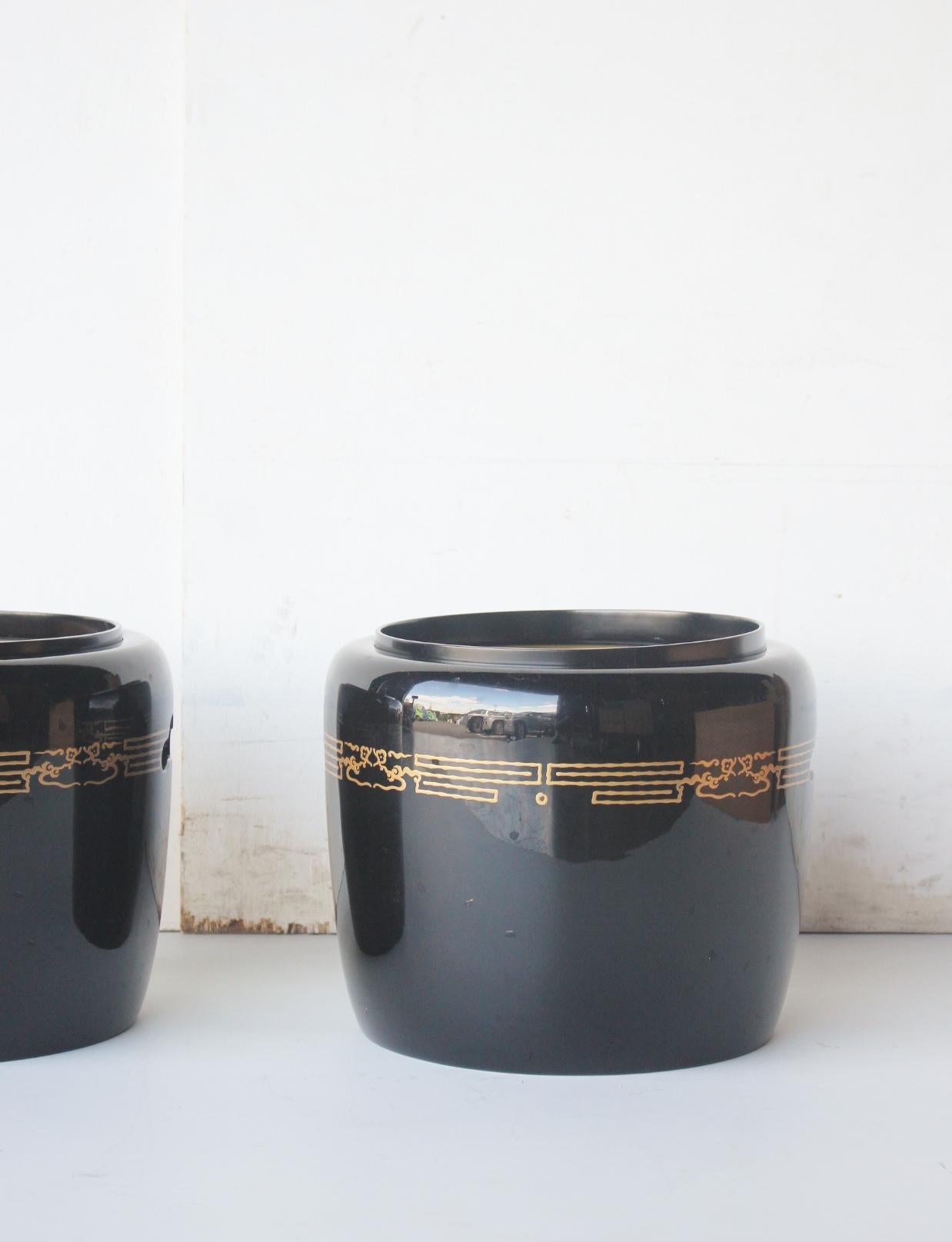 F9 Alte japanische Kunst Unbenutzte Drachen Maki-e Lack Brazier, Weinkühler, Satz von 2 (Japanisch) im Angebot