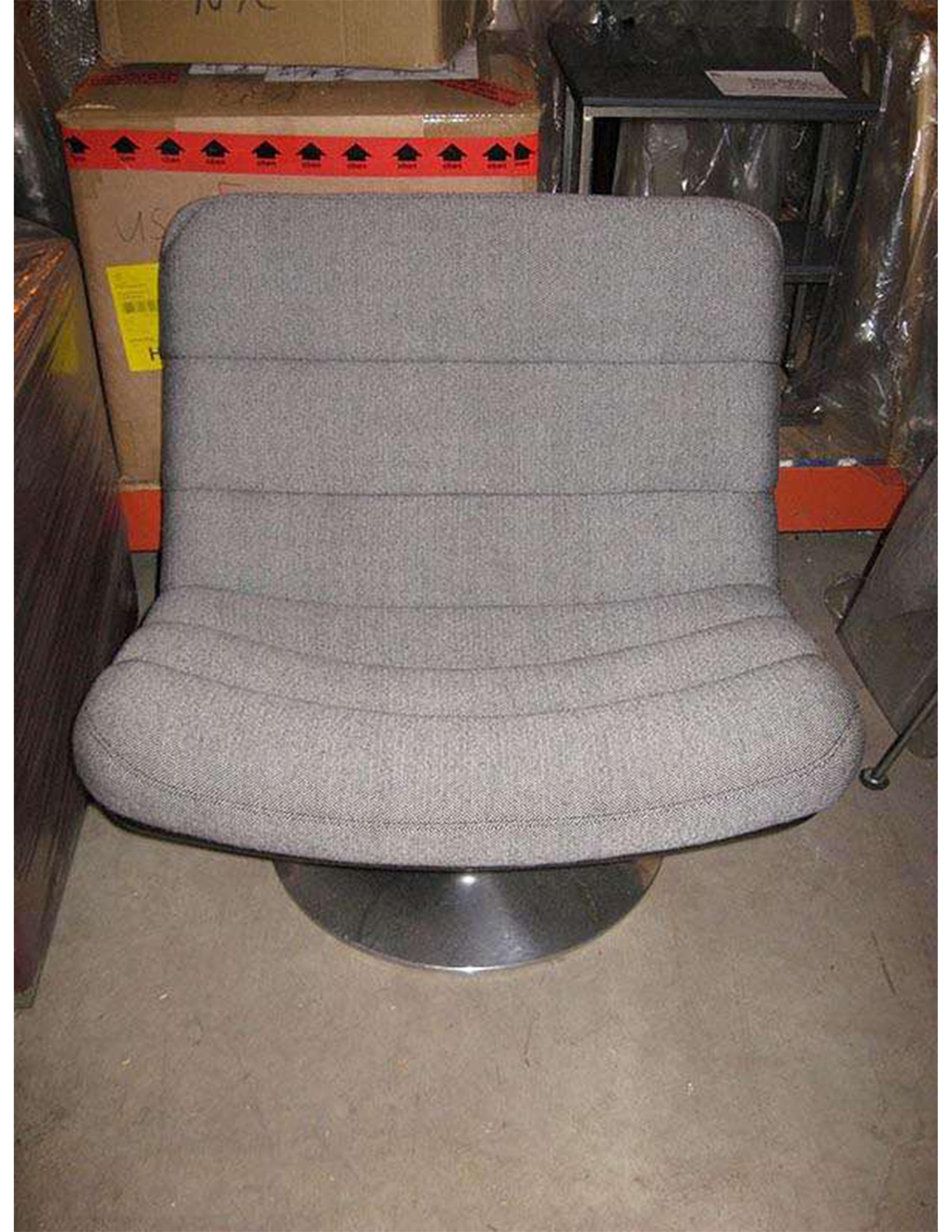 Dutch Artifort F978 Grey Fabric Swivel Lounge Chair