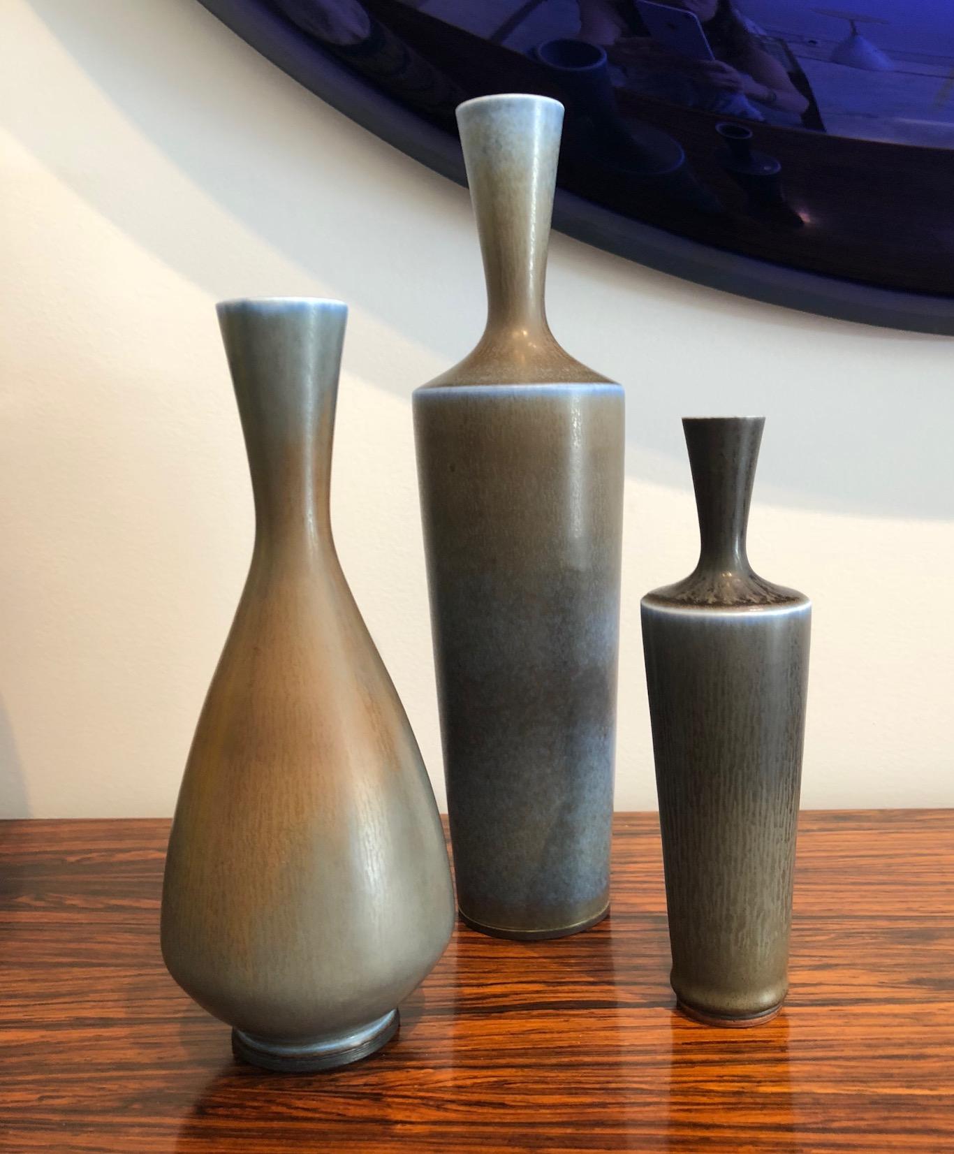 Variation of brown and blue enamel three vases
Measure: H 29 / H 22 / H 19 cm
All vases signed
From 1960s
Mint condition.