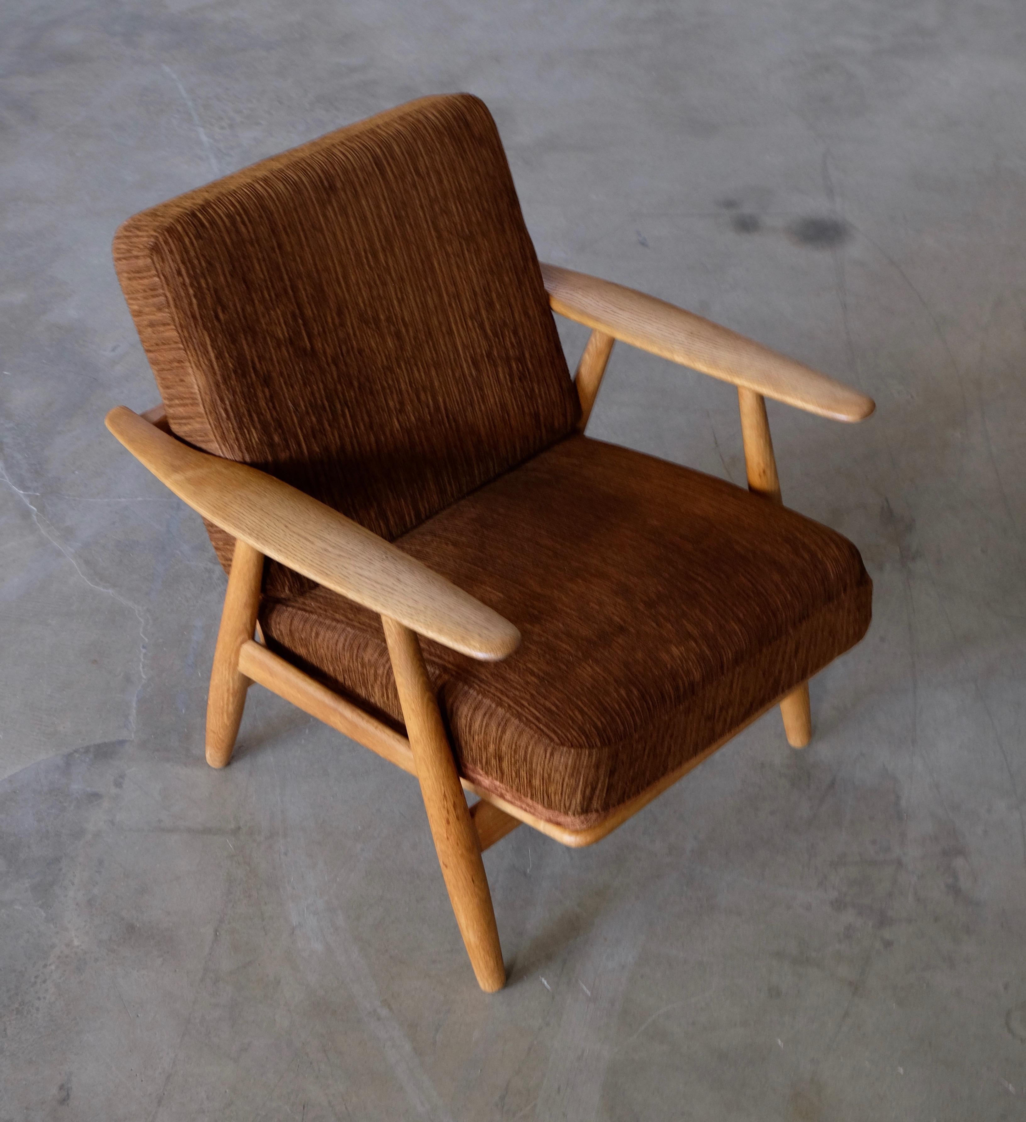 Hans J. Wegner GE 240 Oak Cigar Easy Chairs, 1950s In Good Condition In Stockholm, SE