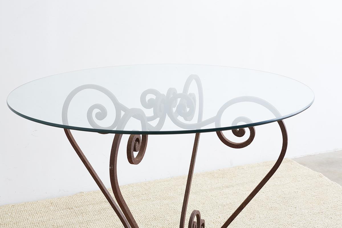 Table de déjeuner ou de jardin en fer forgé à volutes en vente 5