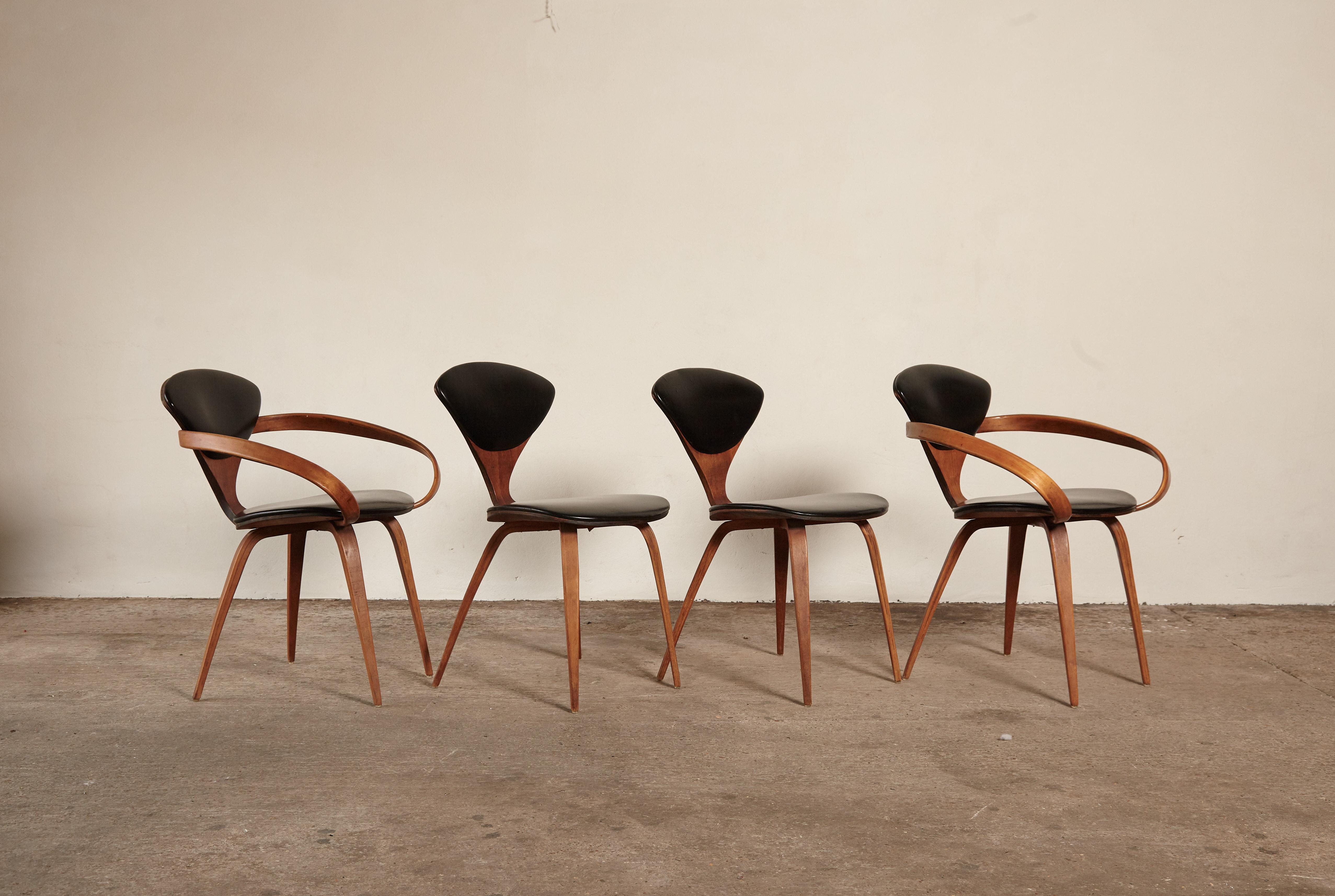 Set of Four Norman Cherner Dining Chairs, Made by Plycraft, USA, 1960s In Good Condition In London, GB