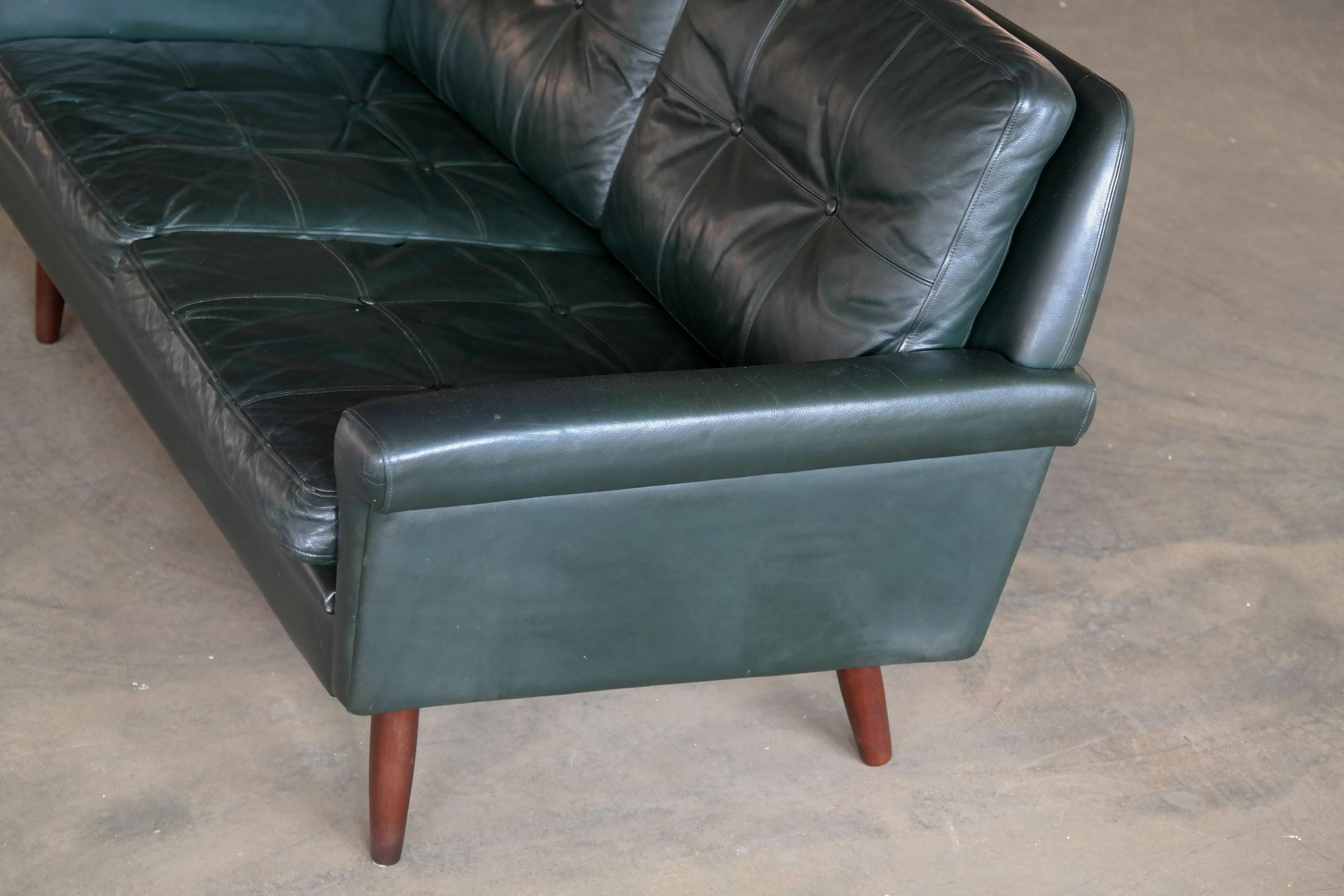 Sven Skipper Danish 1960s Two-Seat Sofa in Dark Racing Green Leather 3