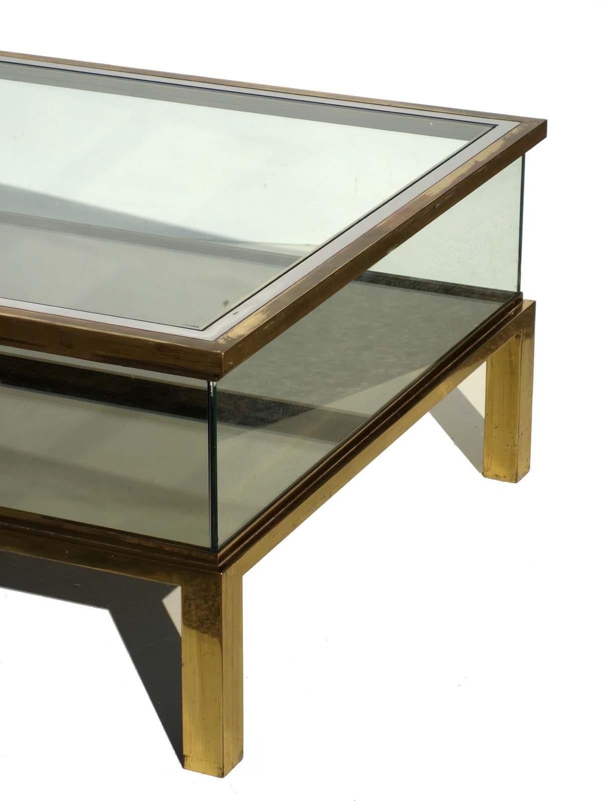 1970s by Maison Jansen Hollywood Regency Sliding Design Brass Coffee Table In Excellent Condition In Brescia, IT